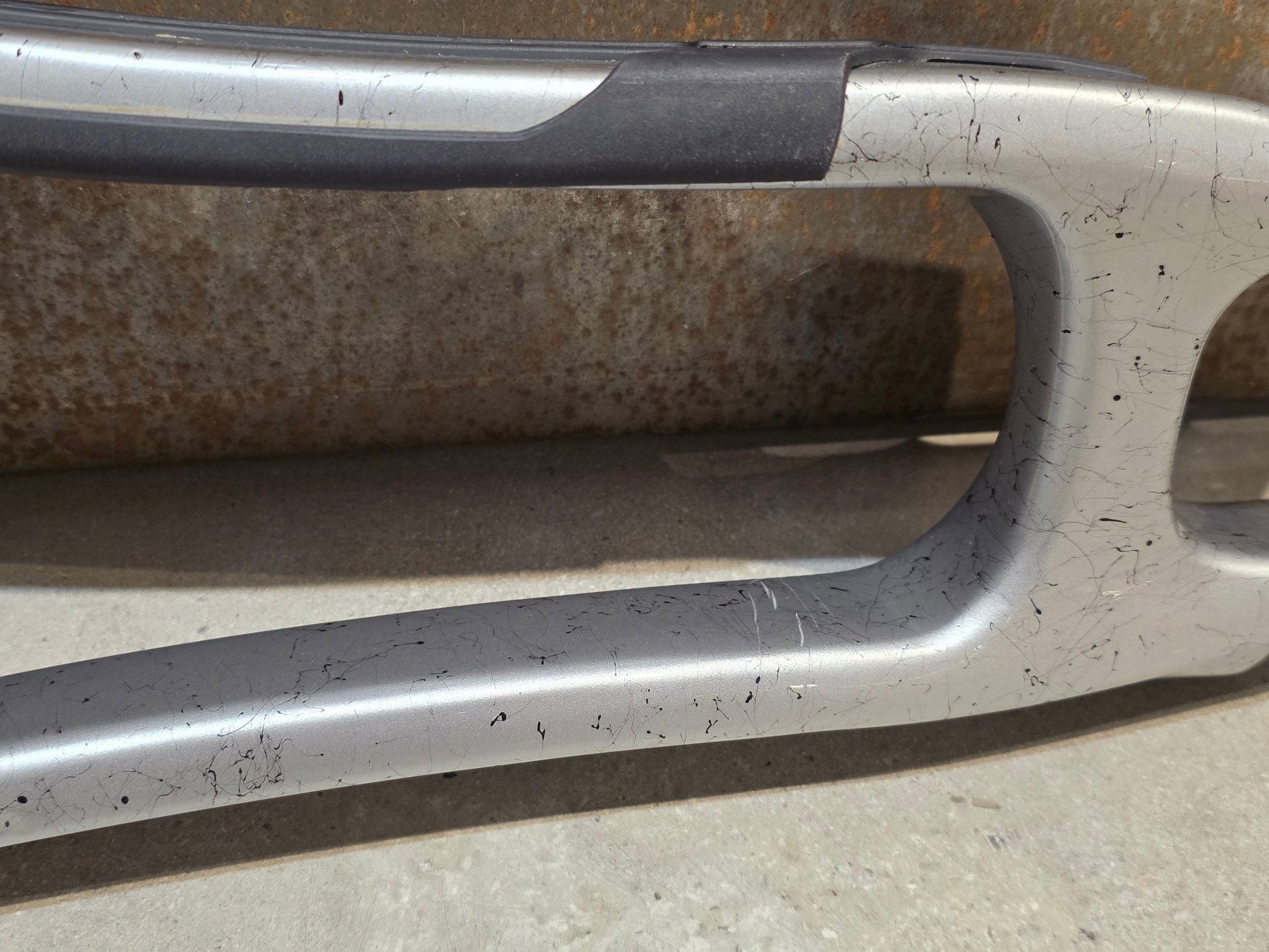 Zubehör von Trek, TREK SLASH GEN 6 CARBON KETTENSTREBE 29 HINTERBAU / 5319742 vor USEDBIKES - OB.DE Hintergrund