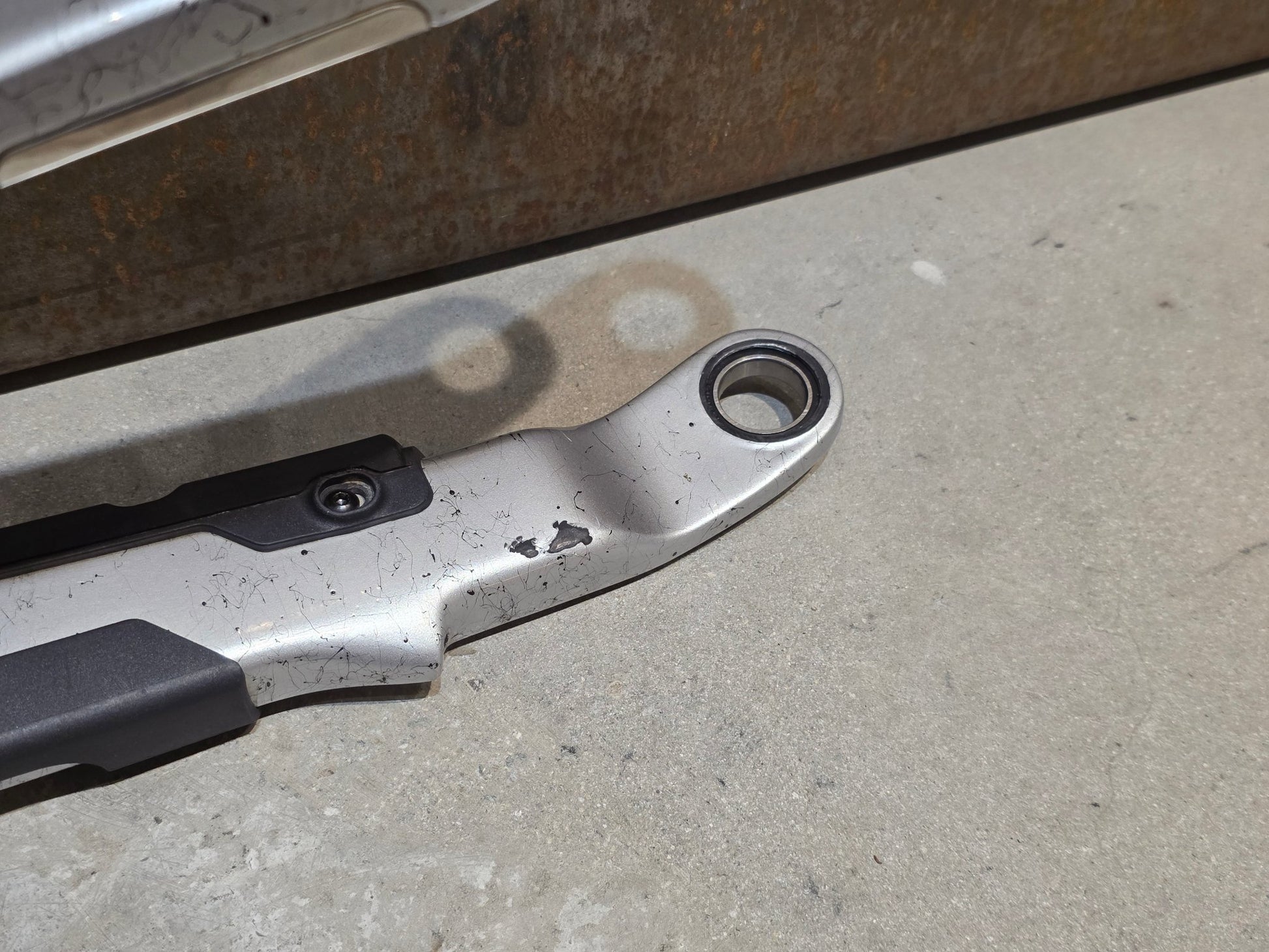 Zubehör von Trek, TREK SLASH GEN 6 CARBON KETTENSTREBE 29 HINTERBAU / 5319742 vor USEDBIKES - OB.DE Hintergrund