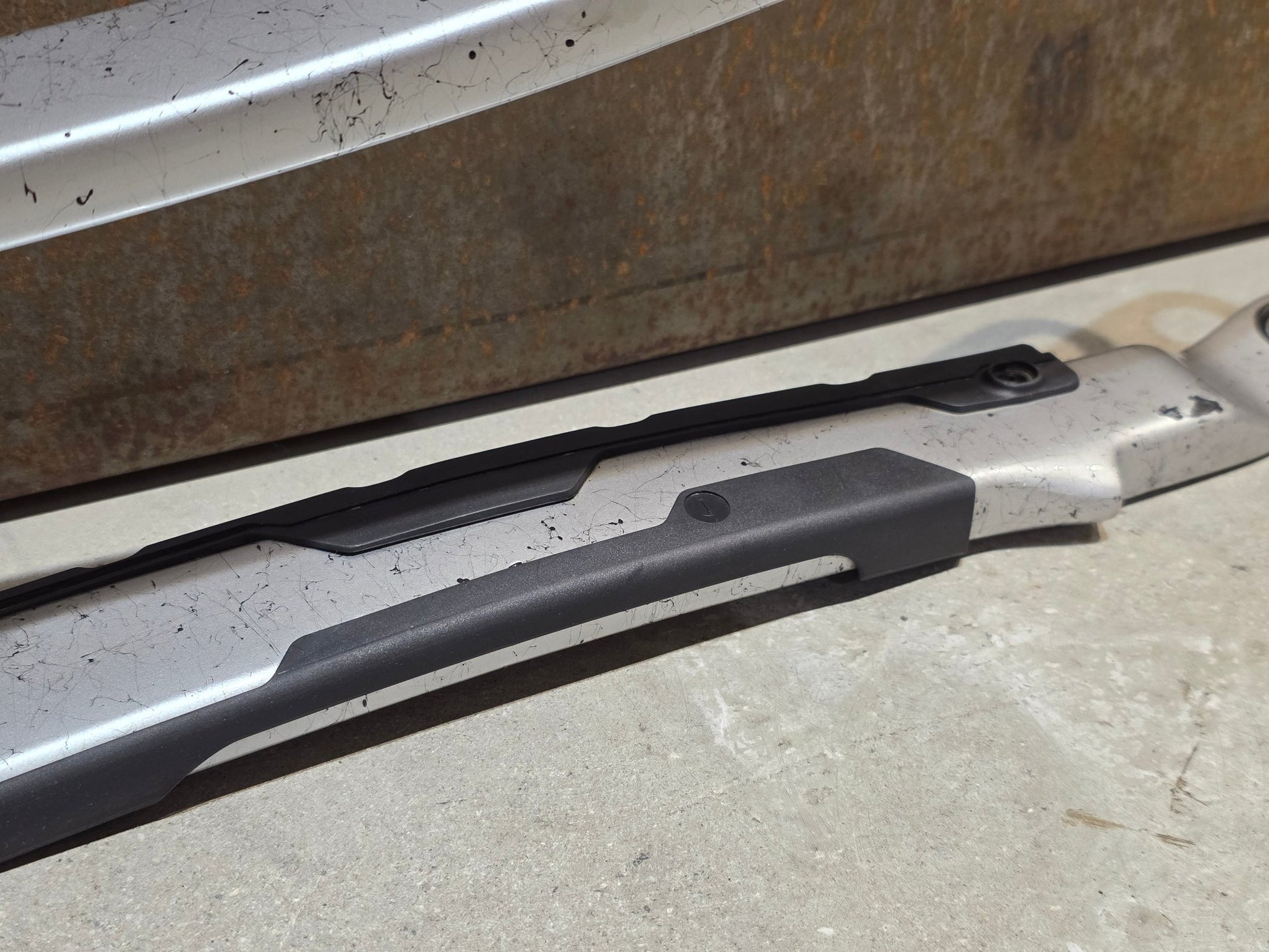 Zubehör von Trek, TREK SLASH GEN 6 CARBON KETTENSTREBE 29 HINTERBAU / 5319742 vor USEDBIKES - OB.DE Hintergrund