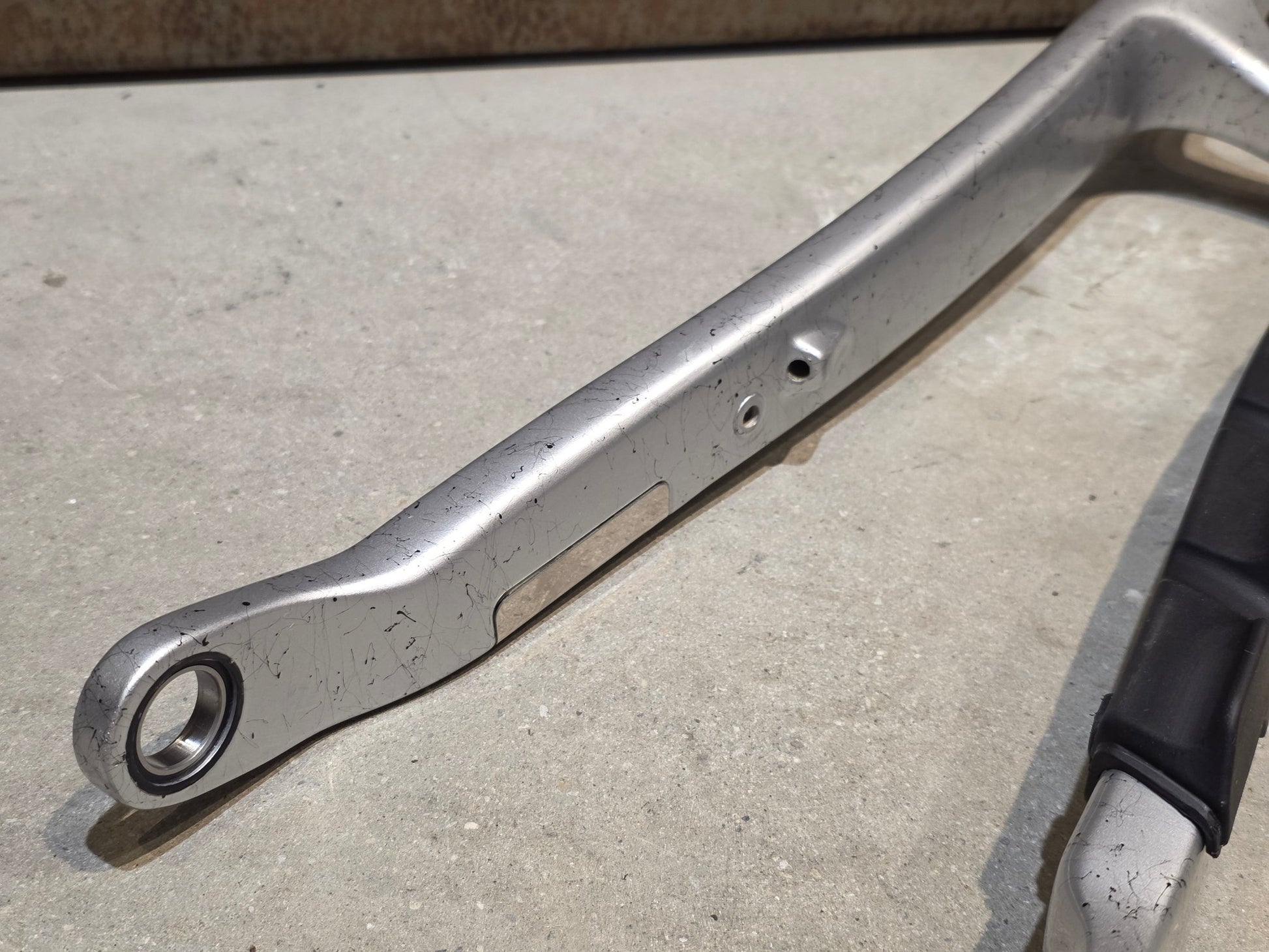 Zubehör von Trek, TREK SLASH GEN 6 CARBON KETTENSTREBE 29 HINTERBAU / 5319742 vor USEDBIKES - OB.DE Hintergrund