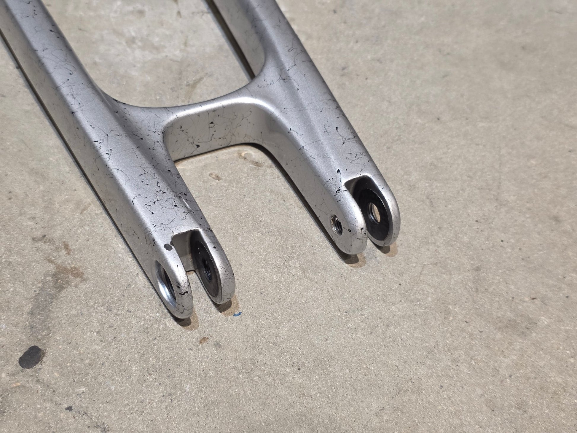 Zubehör von Trek, TREK SLASH GEN 6 CARBON SITZSTREBE 29 HINTERBAU / 5319749 vor USEDBIKES - OB.DE Hintergrund