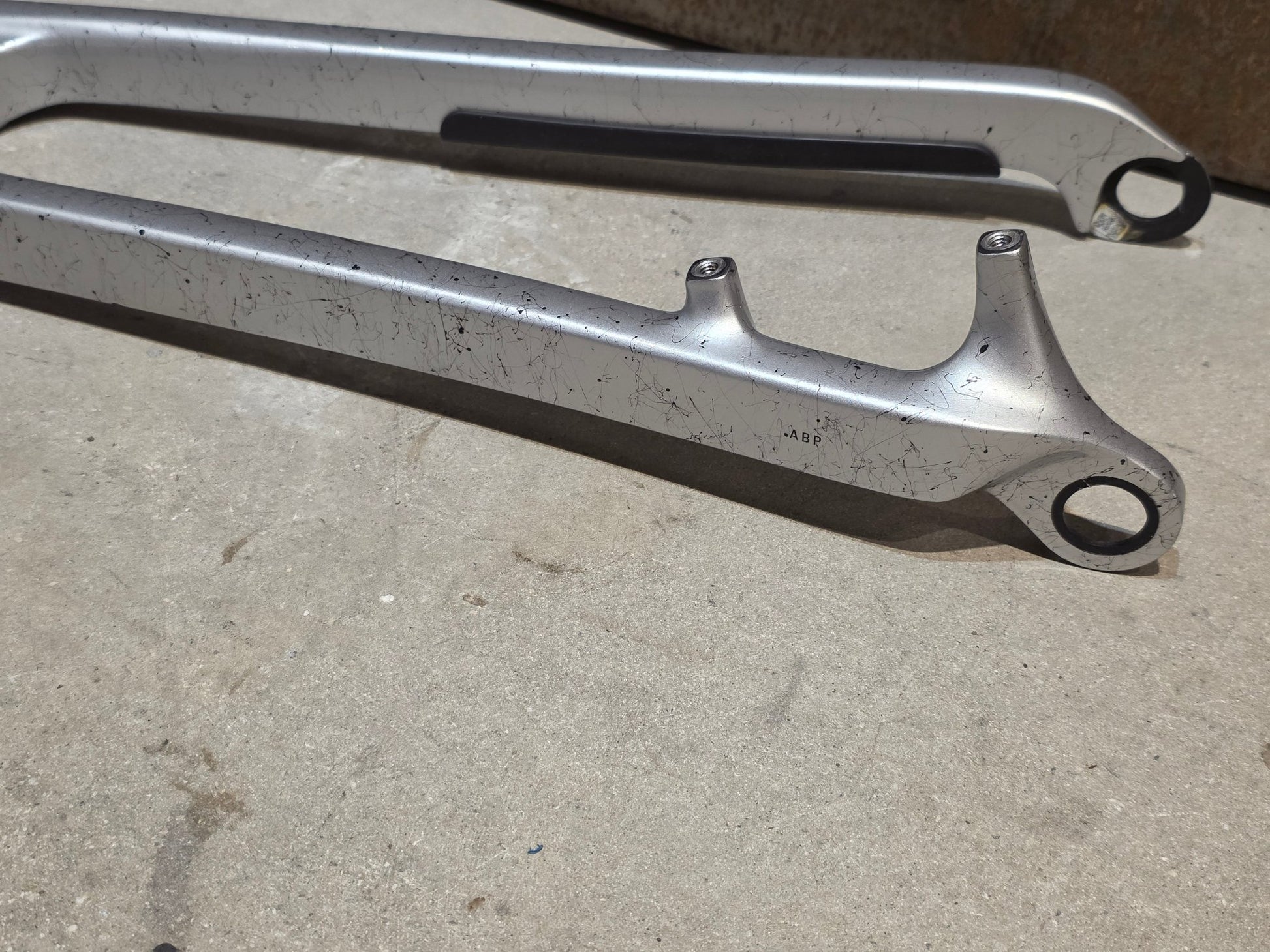 Zubehör von Trek, TREK SLASH GEN 6 CARBON SITZSTREBE 29 HINTERBAU / 5319749 vor USEDBIKES - OB.DE Hintergrund