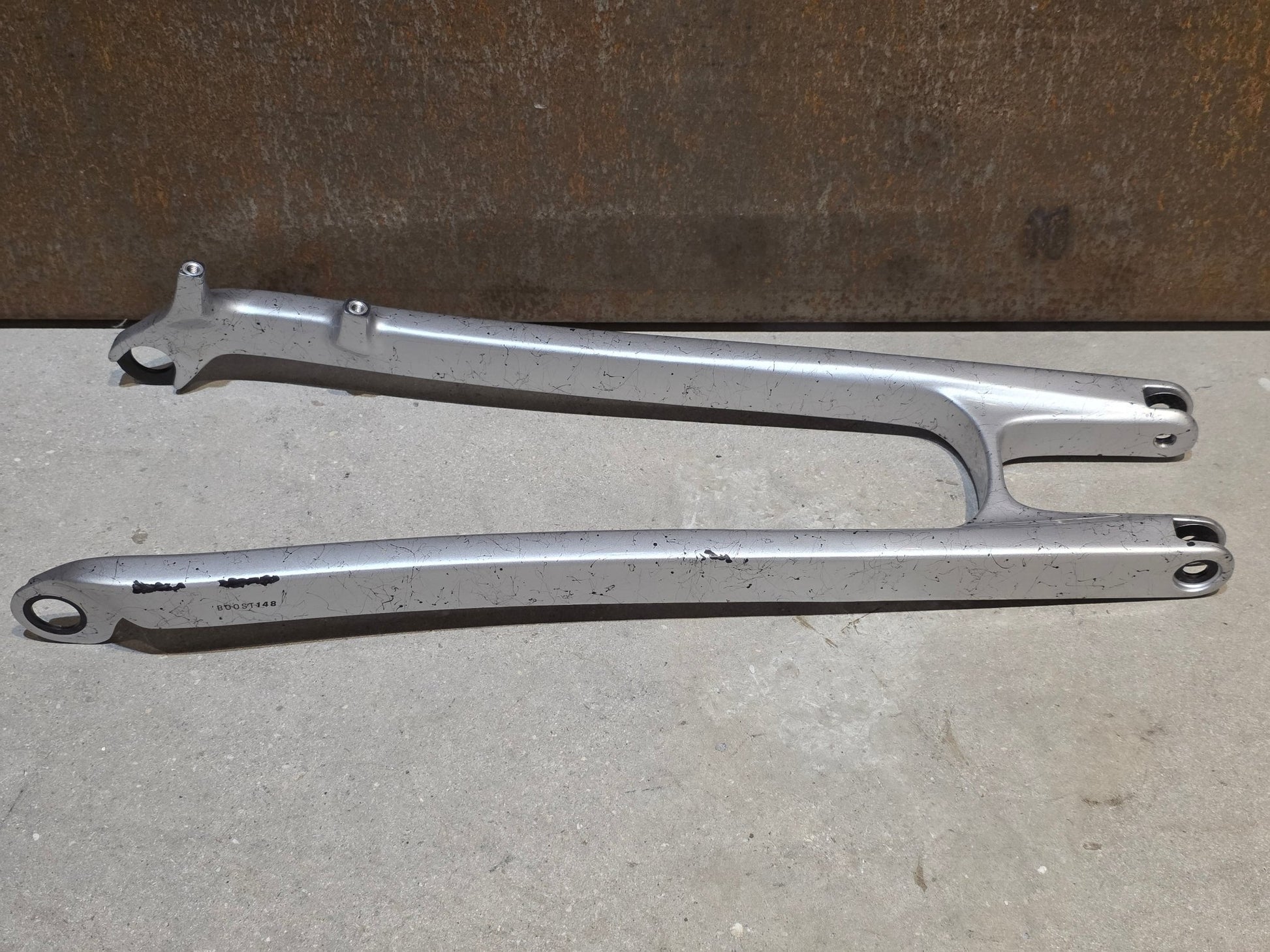 Zubehör von Trek, TREK SLASH GEN 6 CARBON SITZSTREBE 29 HINTERBAU / 5319749 vor USEDBIKES - OB.DE Hintergrund