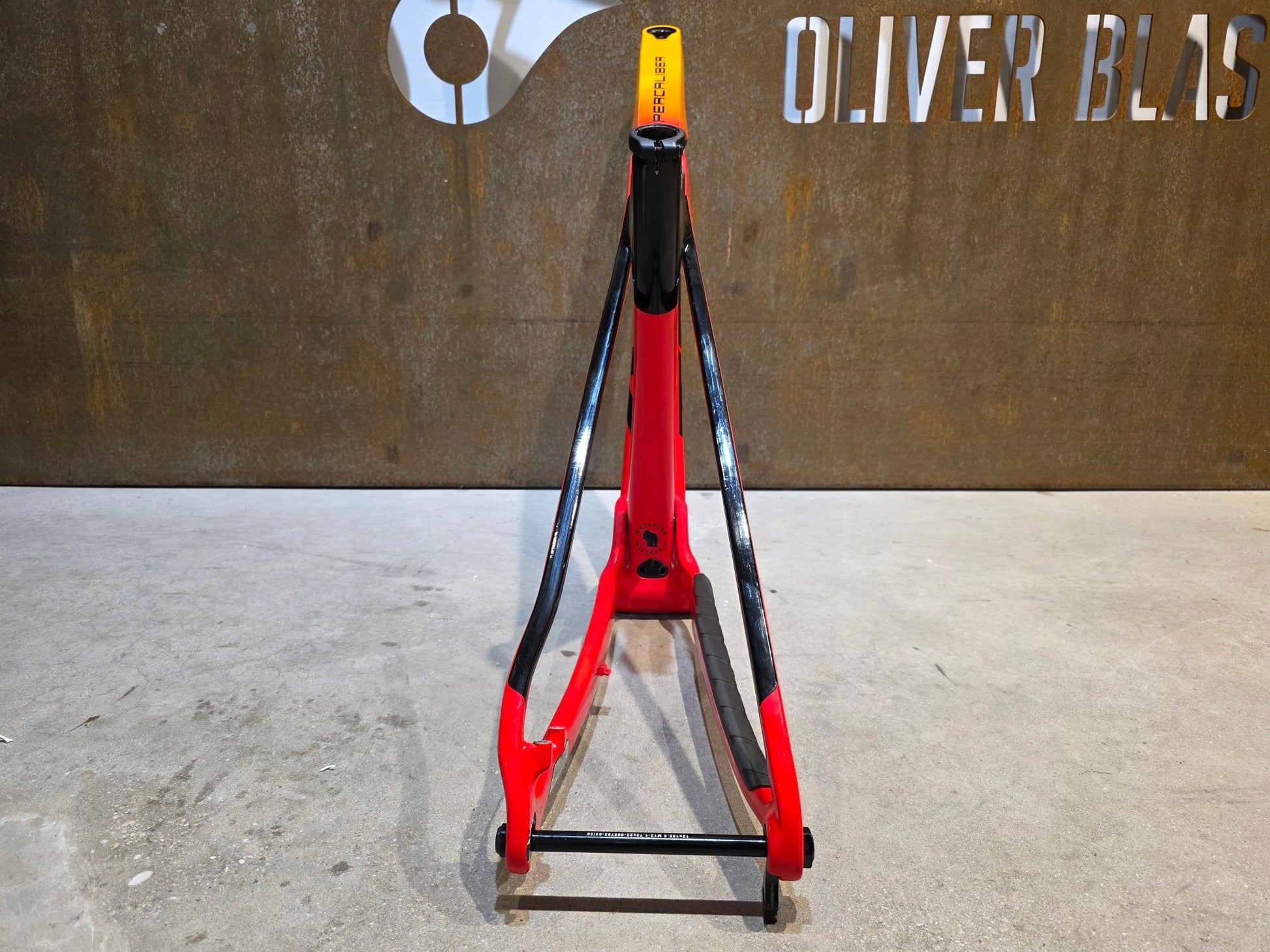 Mountainbikerahmen von Trek, TREK SUPERCALIBER GEN 1 FRAMESET / L vor USEDBIKES - OB.DE Hintergrund