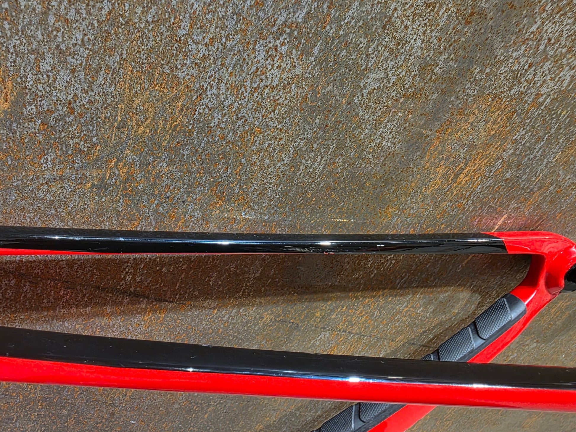 Mountainbikerahmen von Trek, TREK SUPERCALIBER GEN 1 FRAMESET / L vor USEDBIKES - OB.DE Hintergrund