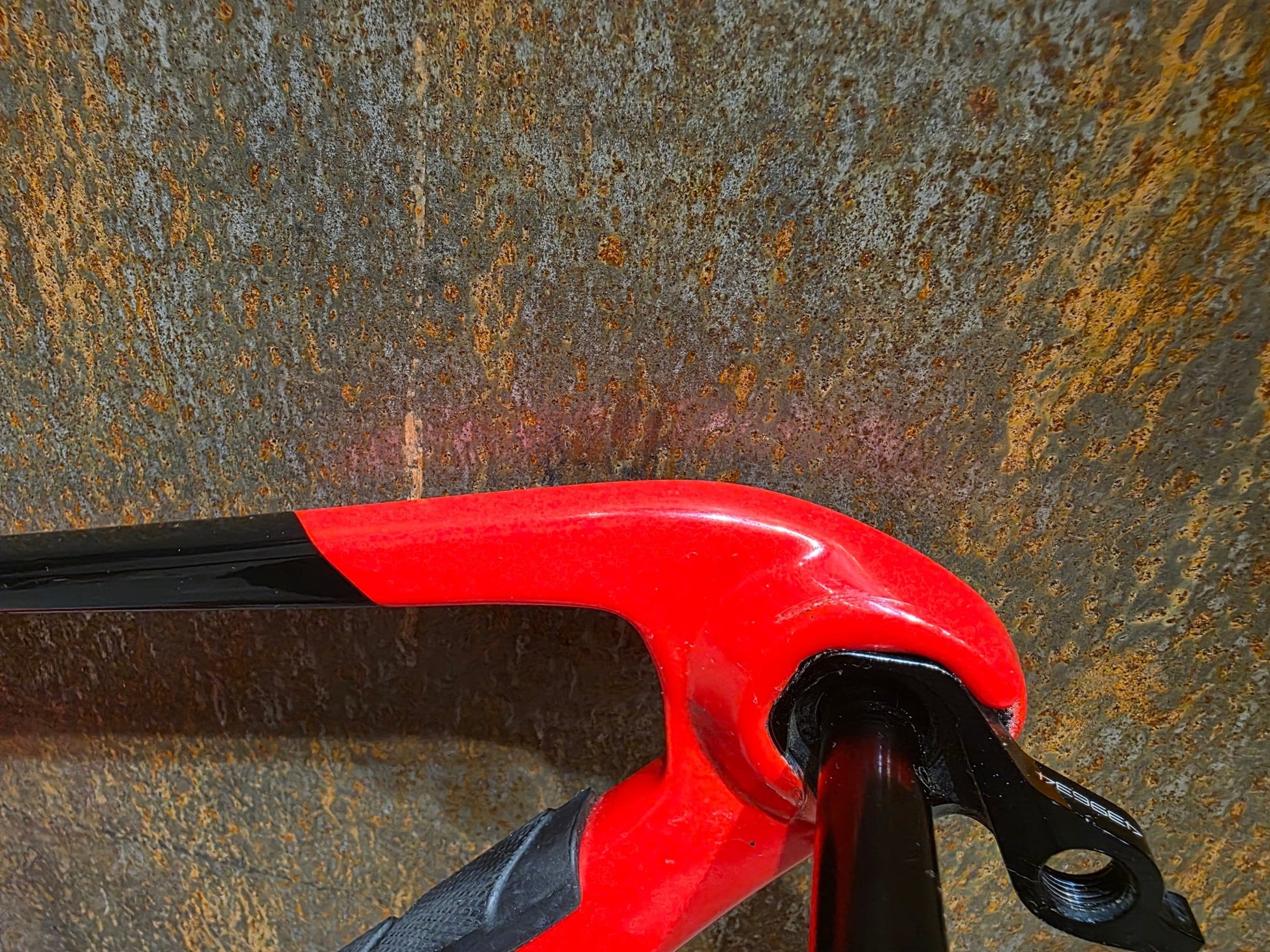 Mountainbikerahmen von Trek, TREK SUPERCALIBER GEN 1 FRAMESET / L vor USEDBIKES - OB.DE Hintergrund