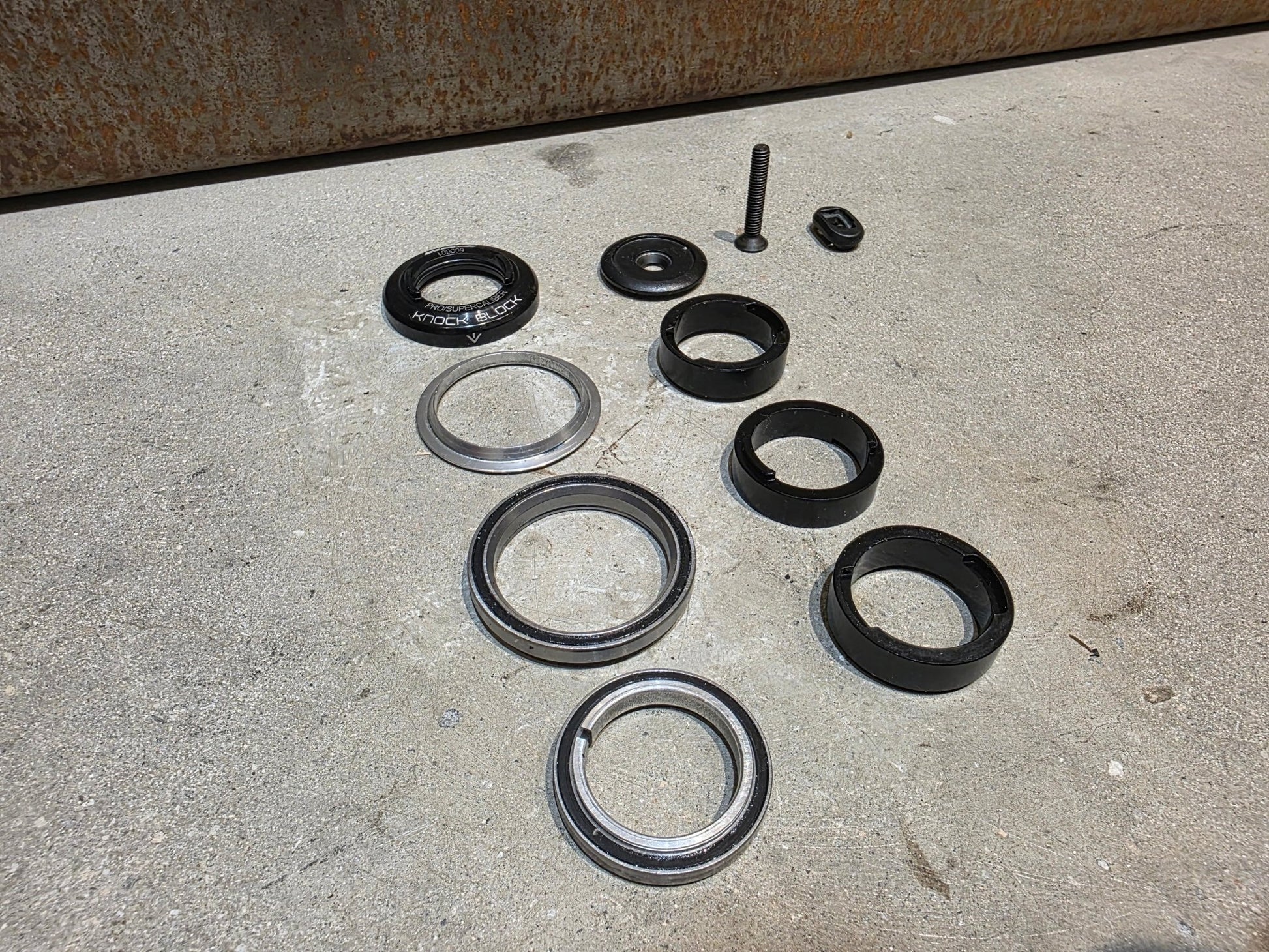 Mountainbikerahmen von Trek, TREK SUPERCALIBER GEN 1 FRAMESET / L vor USEDBIKES - OB.DE Hintergrund