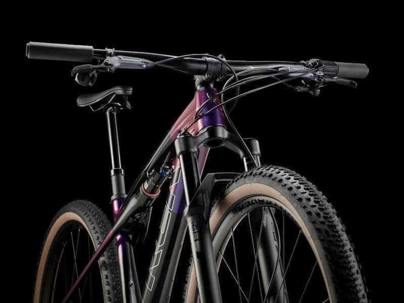 Mountainbike von Trek, TREK SUPERCALIBER SL 9.7 GX AXS T - TYPE GEN 2 / L vor USEDBIKES - OB.DE Hintergrund
