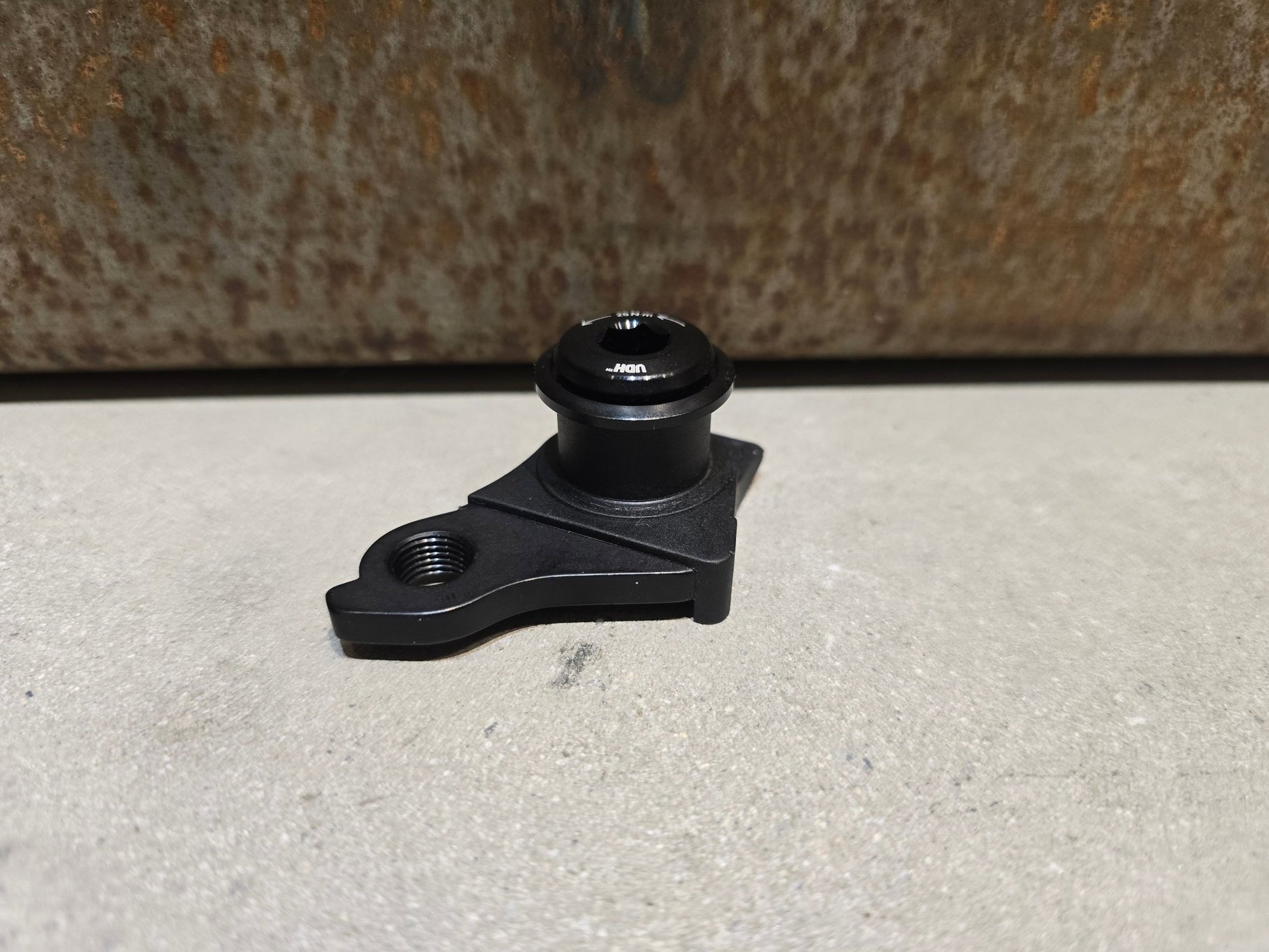 Zubehör von Trek, TREK UNIVERSAL SCHALTAUGE / UDH / W5271424 vor USEDBIKES - OB.DE Hintergrund