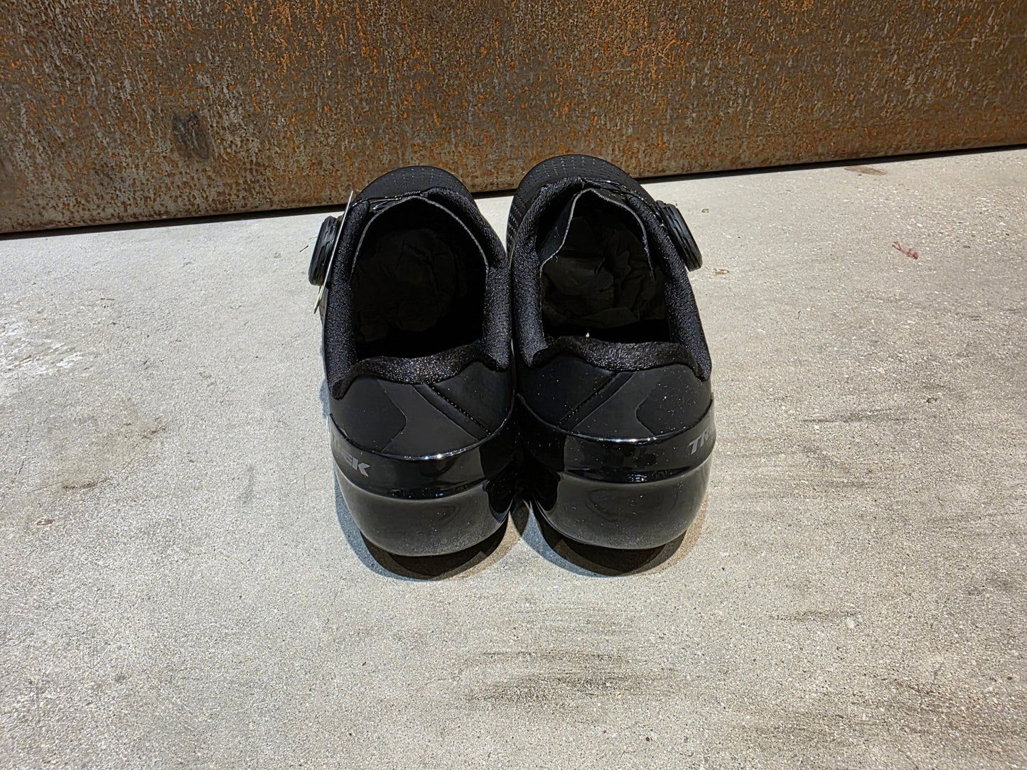 RR - Herrenschuhe von Trek, TREK VELOCIS RENNRADSCHUH / BLACK vor USEDBIKES - OB.DE Hintergrund