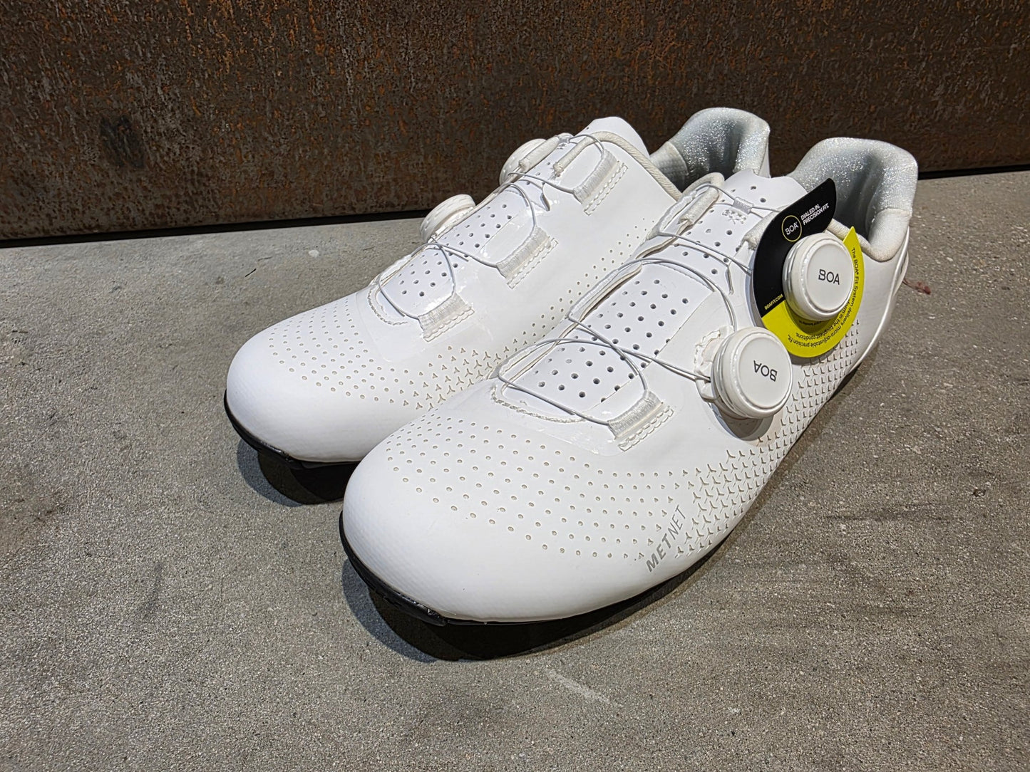 RR - Herrenschuhe von Trek, TREK VELOCIS RENNRADSCHUH / WHITE vor USEDBIKES - OB.DE Hintergrund