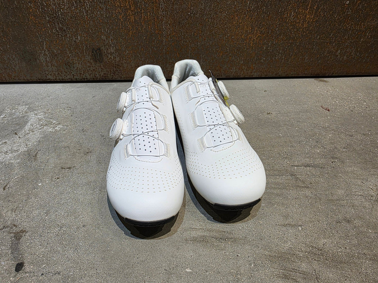 RR - Herrenschuhe von Trek, TREK VELOCIS RENNRADSCHUH / WHITE vor USEDBIKES - OB.DE Hintergrund