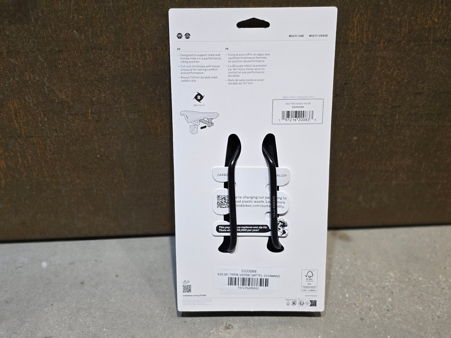 Sattel von Bontrager, TREK VERSE SATTEL SCHWARZ vor USEDBIKES - OB.DE Hintergrund