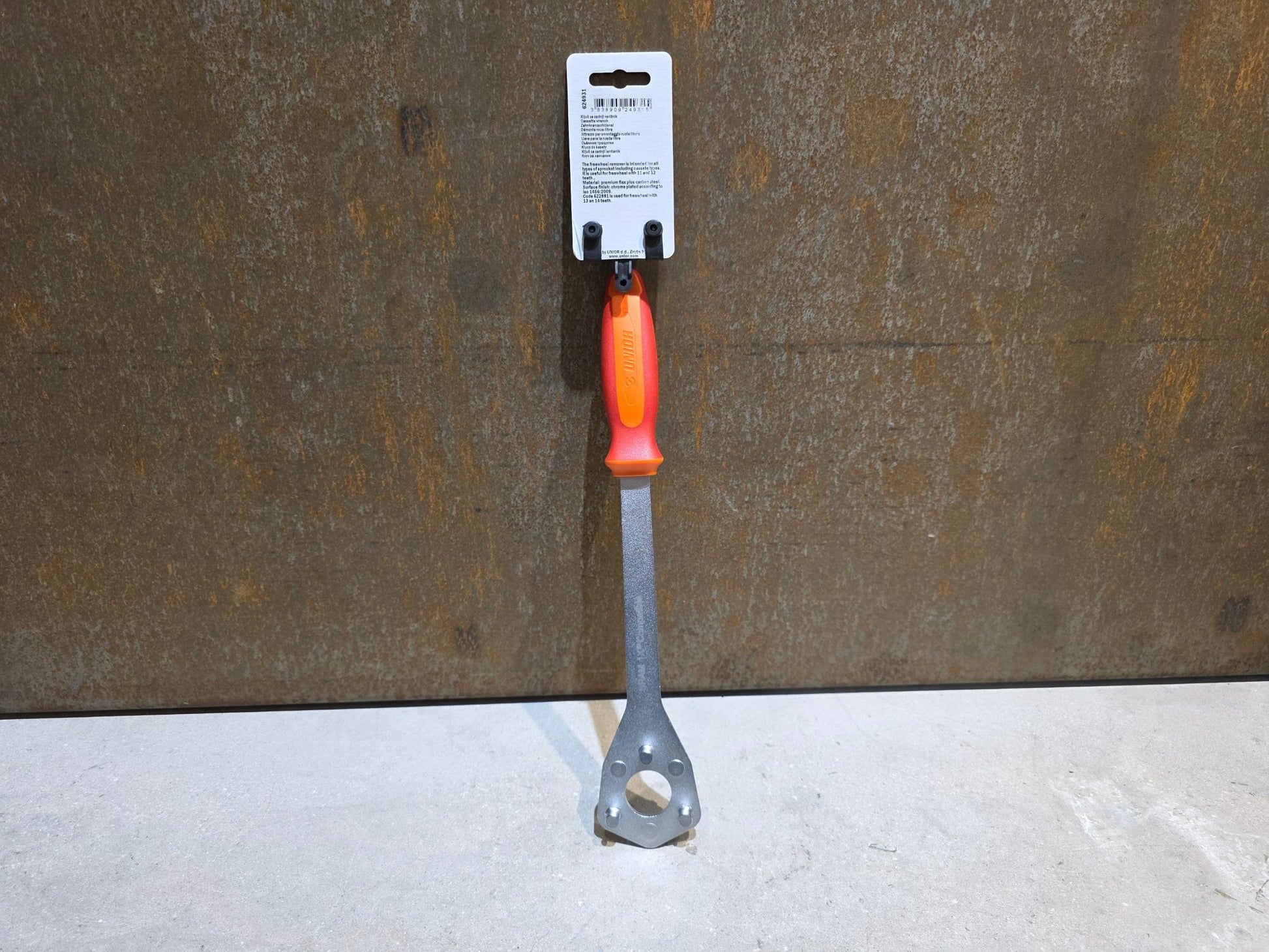 Luftpumpen & Werkzeug von Unior, UNIOR 11/12 TOOTH CASSETE WRENCH TOOL / ZAHNKRANZABNAHMESCHLÜSSEL vor USEDBIKES - OB.DE Hintergrund