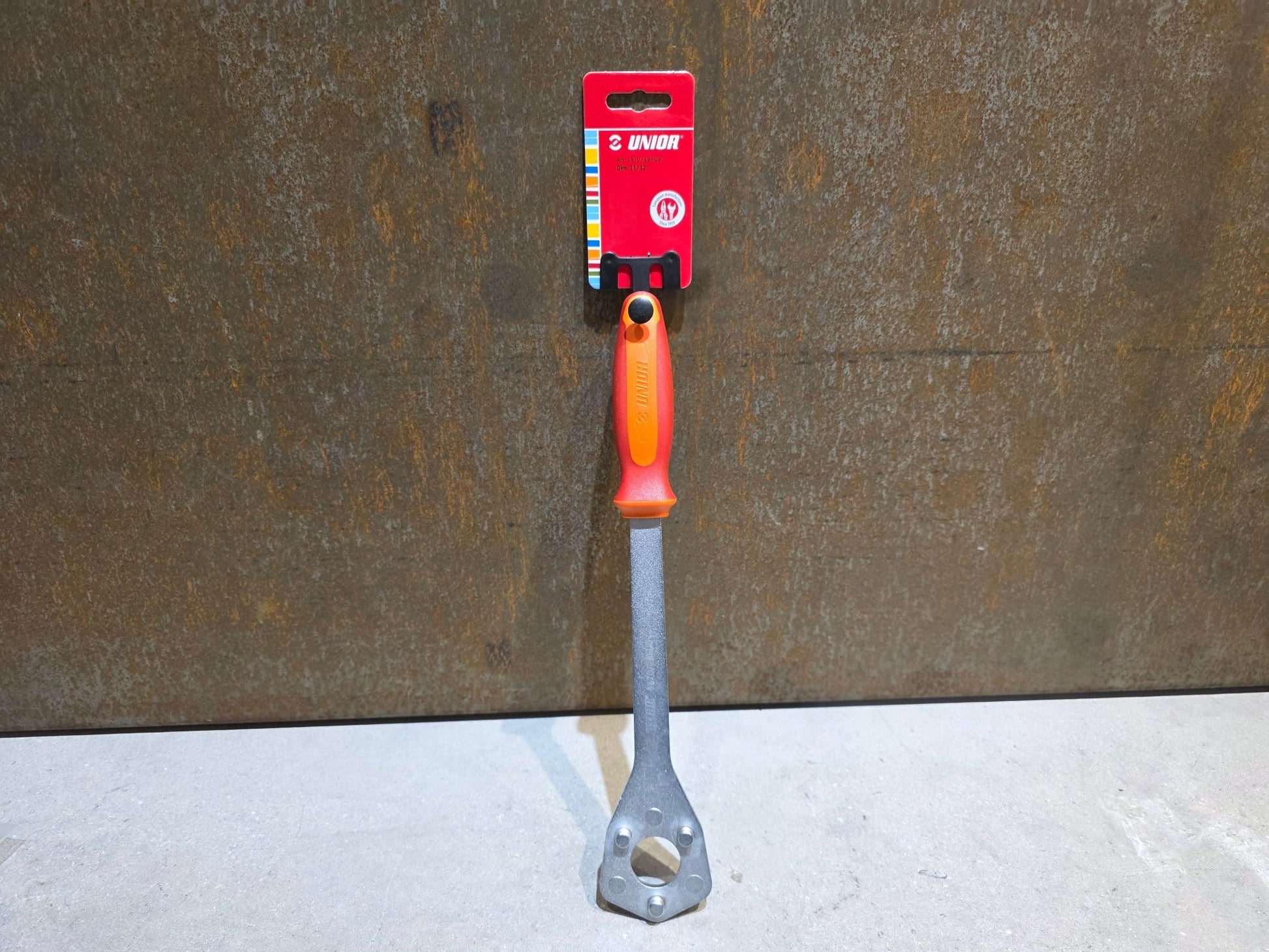 Luftpumpen & Werkzeug von Unior, UNIOR 11/12 TOOTH CASSETE WRENCH TOOL / ZAHNKRANZABNAHMESCHLÜSSEL vor USEDBIKES - OB.DE Hintergrund