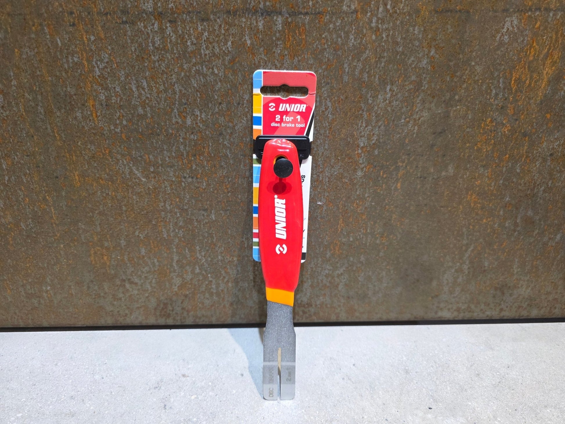 Luftpumpen & Werkzeug von Unior, UNIOR 2 - FOR - 1 DISC BRAK TOOL / SCHEIBENBREMSWERKZEUG vor USEDBIKES - OB.DE Hintergrund
