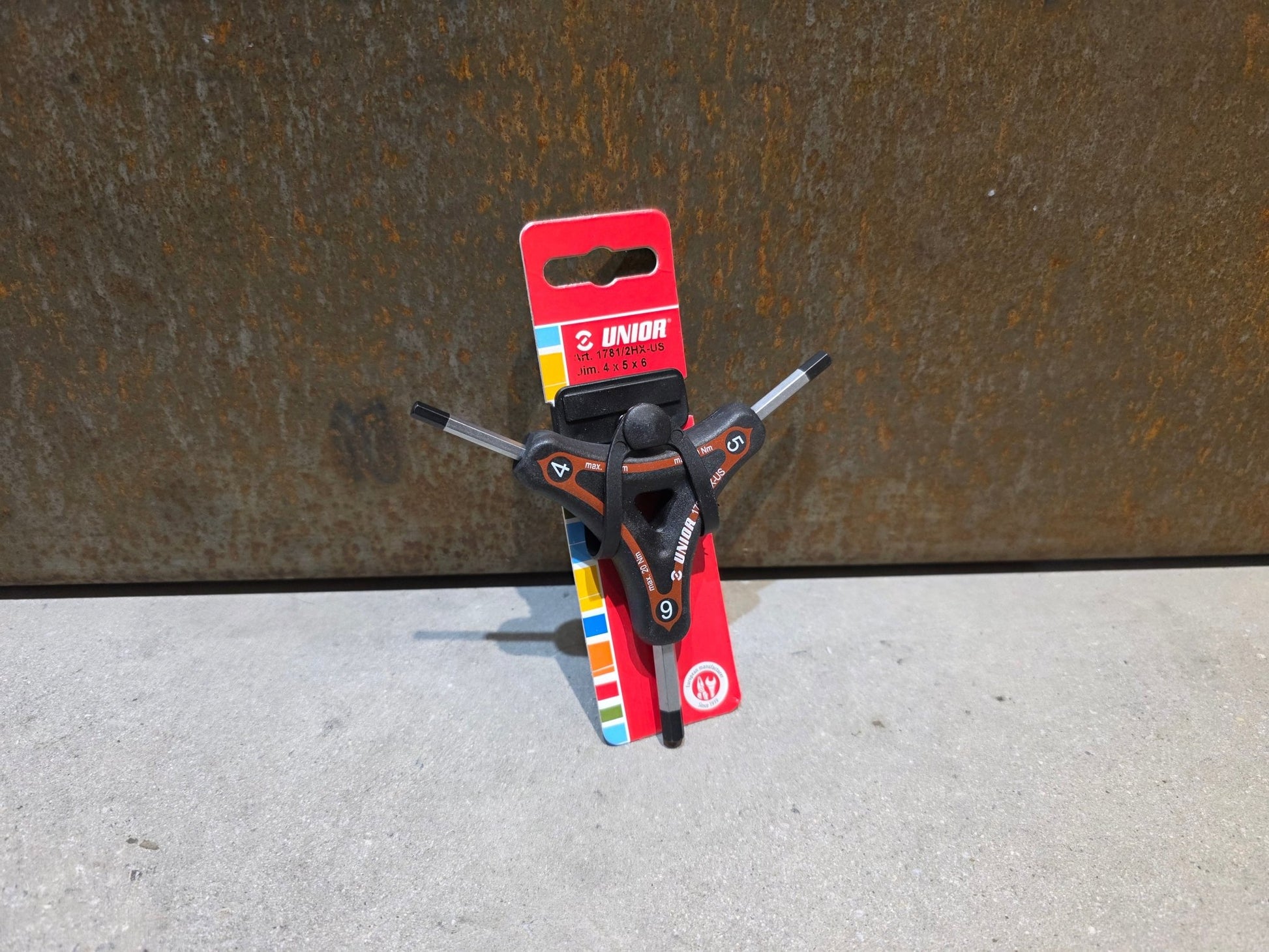 Luftpumpen & Werkzeug von Unior, UNIOR 3 - WAY HEX WRENCH / INNENSECHSKANNT SCHLÜSSEL vor USEDBIKES - OB.DE Hintergrund