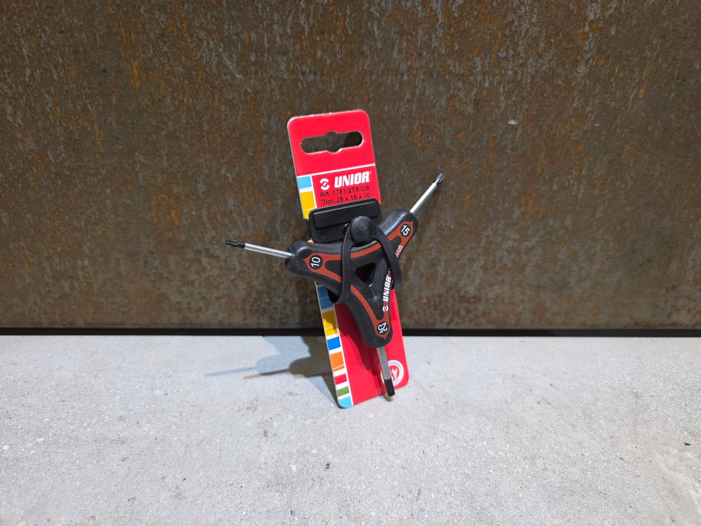 Luftpumpen & Werkzeug von Unior, UNIOR 3 - WAY TORX WRENCH / TORX SCHLÜSSEL vor USEDBIKES - OB.DE Hintergrund