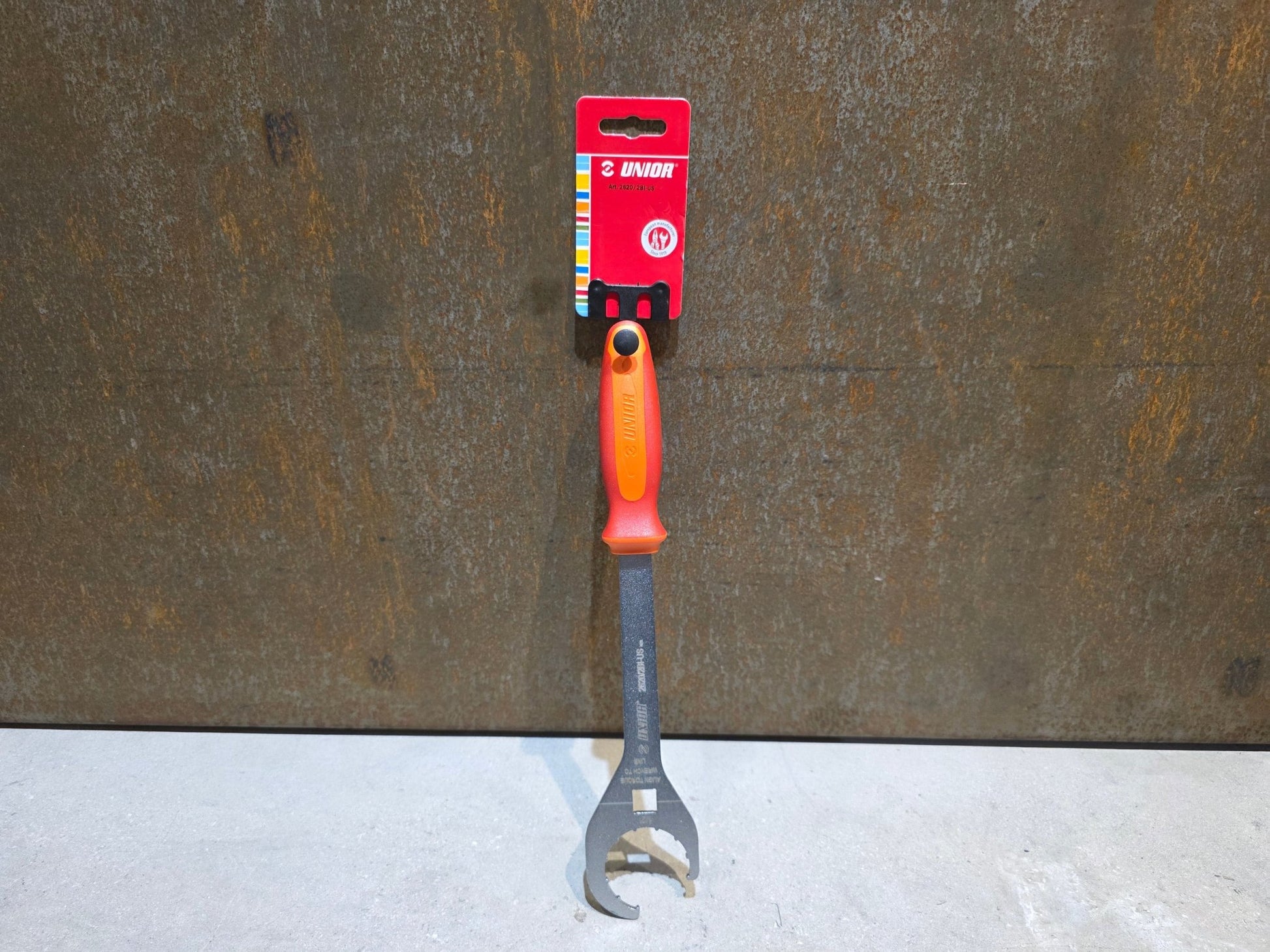 Luftpumpen & Werkzeug von Unior, UNIOR BSA30 OPEN ENDED BB WRENCH / TRETLAGER WERKZEUG vor USEDBIKES - OB.DE Hintergrund