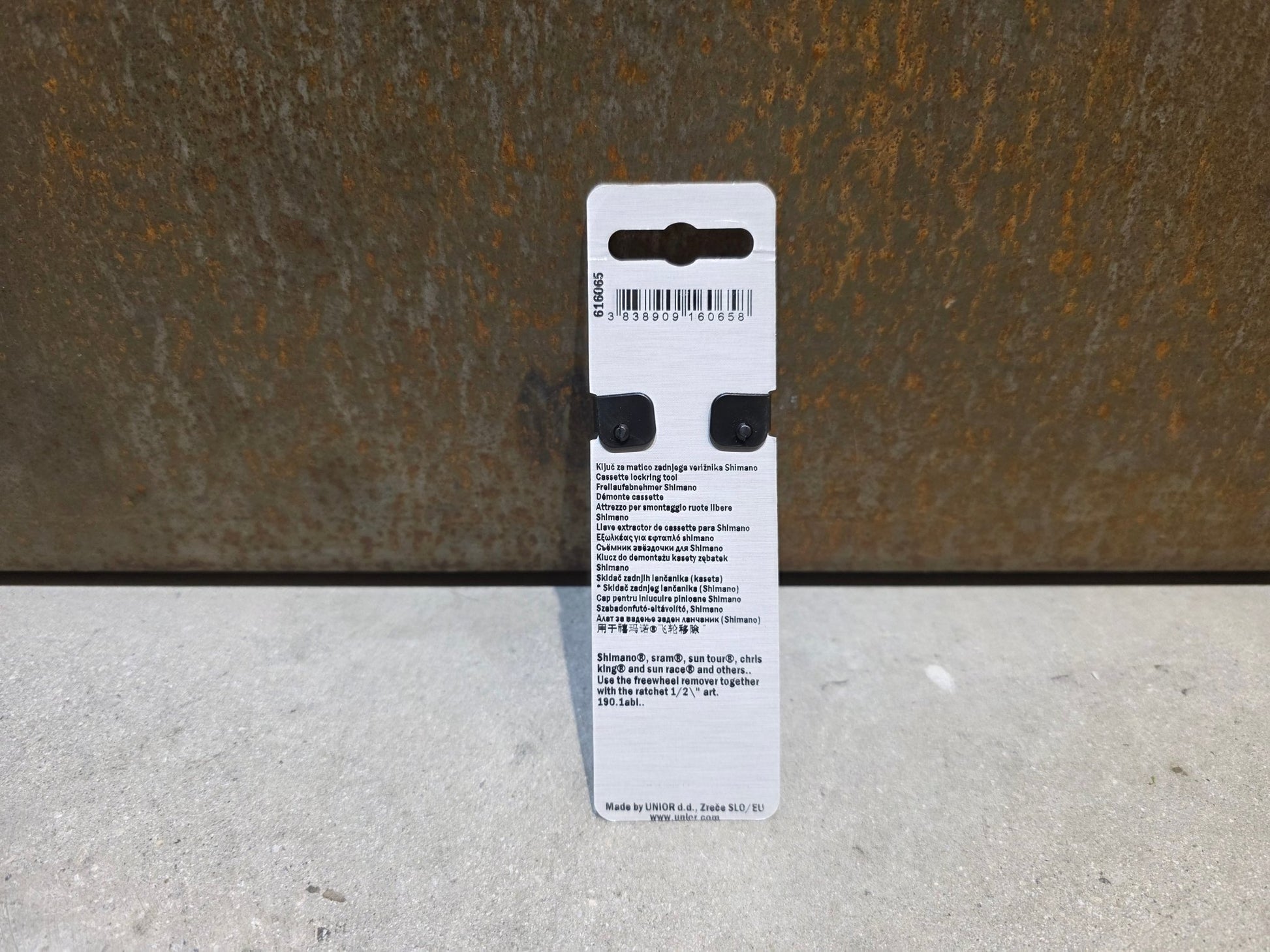 Luftpumpen & Werkzeug von Unior, UNIOR LOCKRING - / KASSETTENABZIEHER / 1/2" WERKZEUG vor USEDBIKES - OB.DE Hintergrund