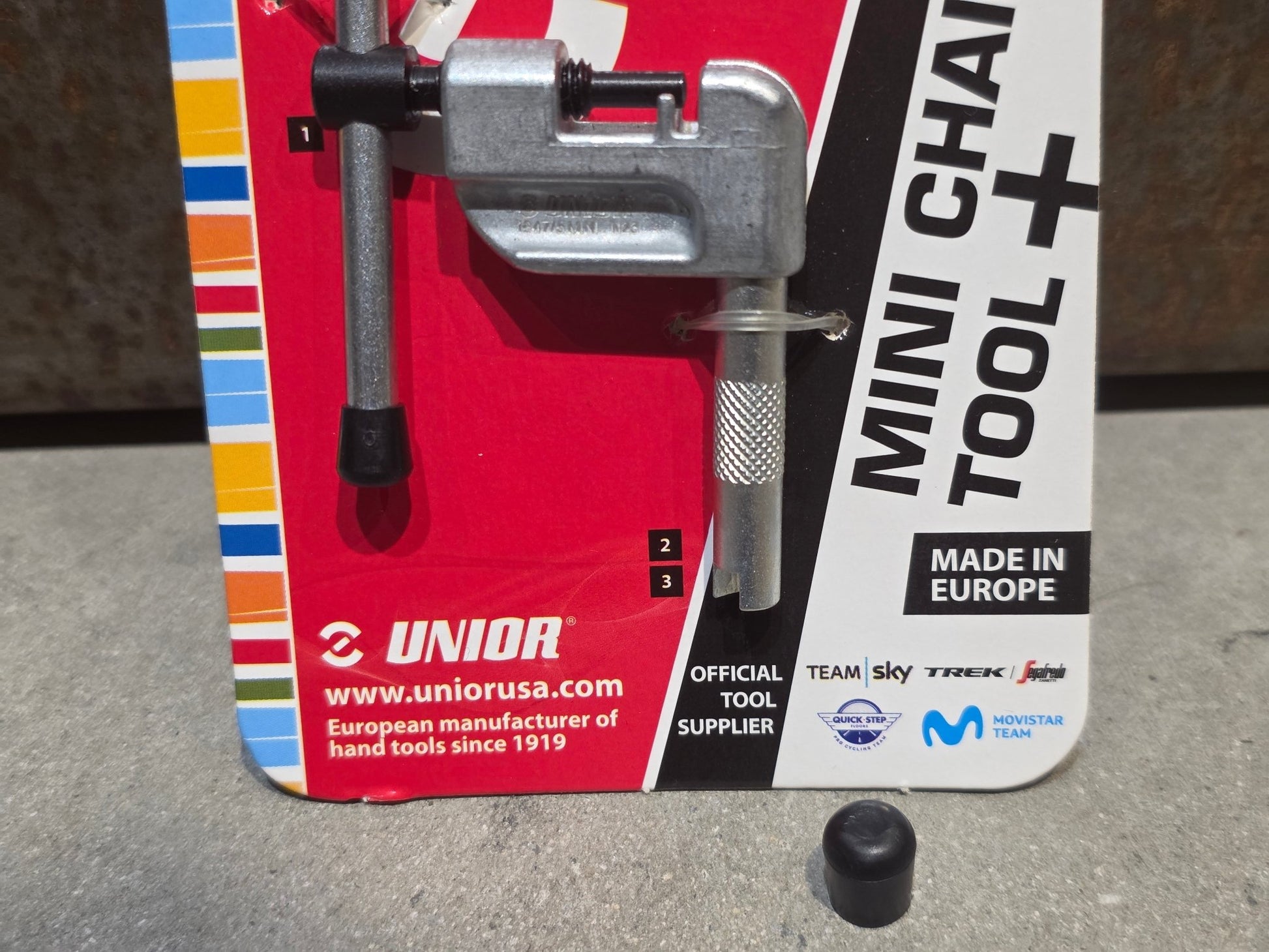 Luftpumpen & Werkzeug von Unior, UNIOR MINI KETTENNIETER INKL VENTILEINSATZ REMOVER vor USEDBIKES - OB.DE Hintergrund