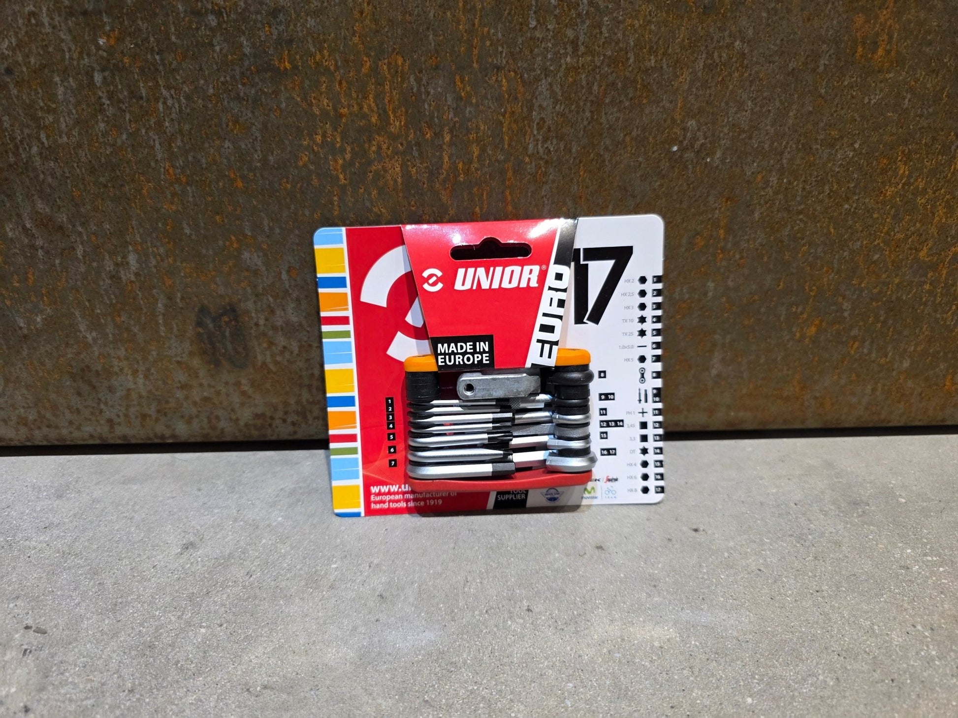 Luftpumpen & Werkzeug von Unior, UNIOR MULTITOOL EURO17 / MINIWERKZEUG vor USEDBIKES - OB.DE Hintergrund