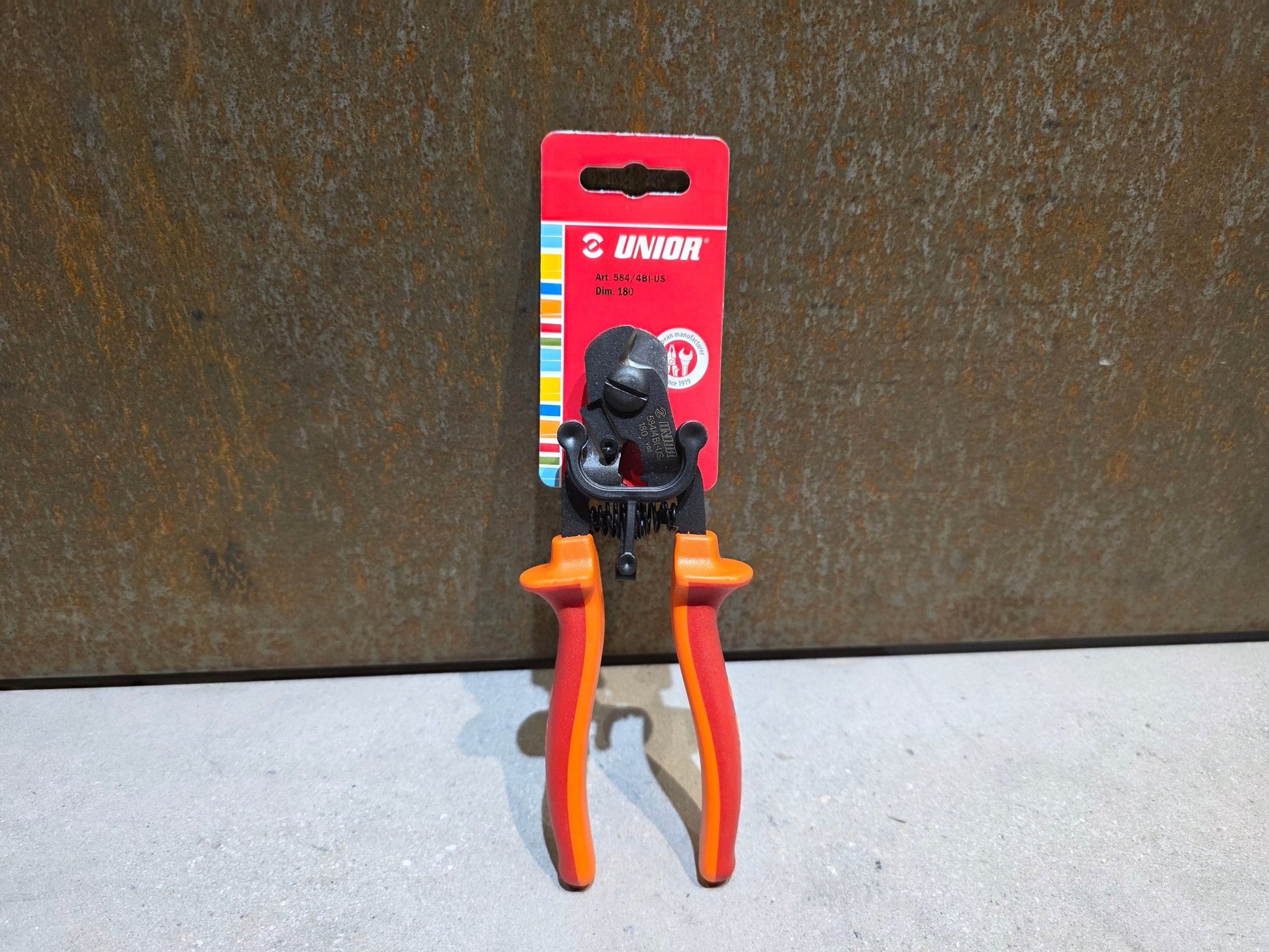 Luftpumpen & Werkzeug von Unior, UNIOR PROFESSIONAL CABLE CUTTER / KABELSCHNEIDER vor USEDBIKES - OB.DE Hintergrund