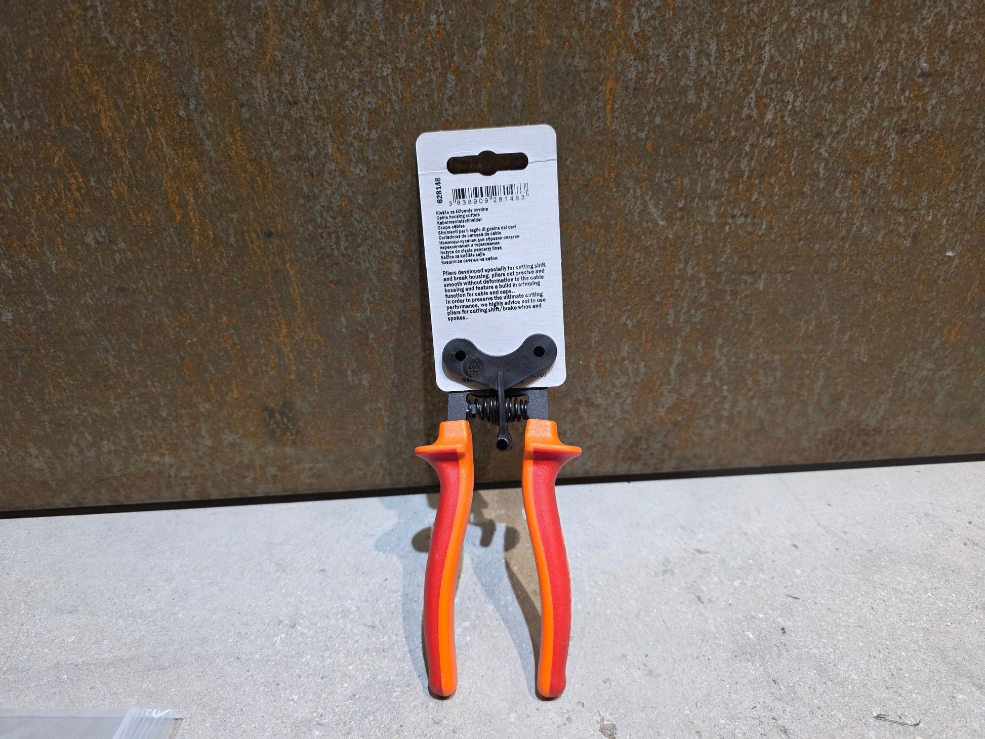 Luftpumpen & Werkzeug von Unior, UNIOR PROFESSIONAL CABLE CUTTER / KABELSCHNEIDER vor USEDBIKES - OB.DE Hintergrund