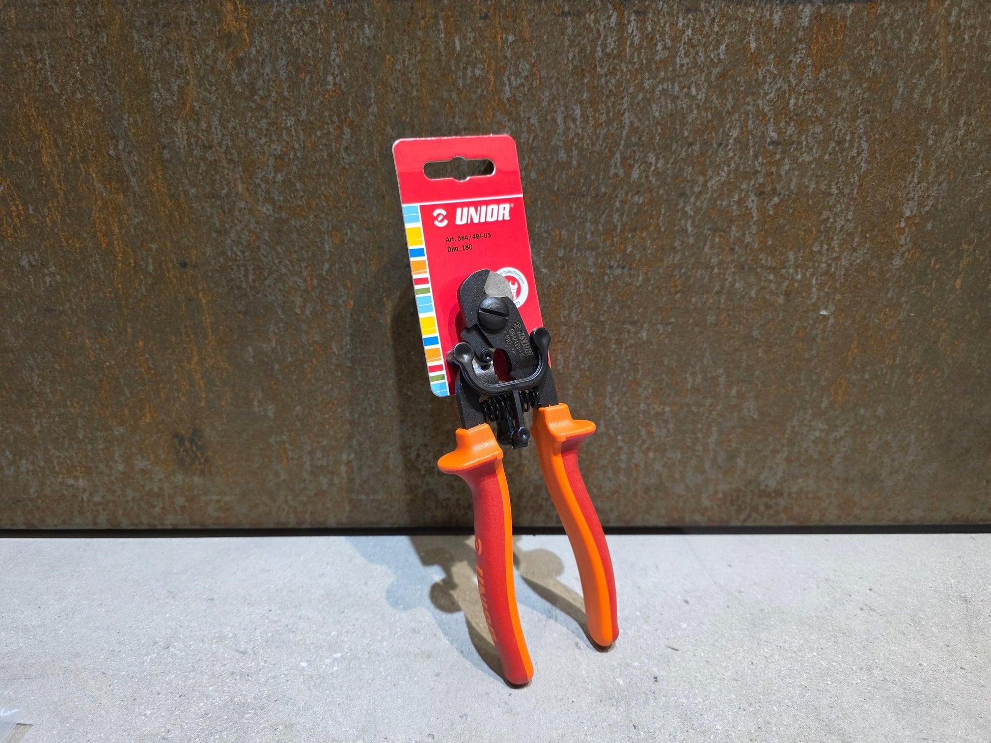 Luftpumpen & Werkzeug von Unior, UNIOR PROFESSIONAL CABLE CUTTER / KABELSCHNEIDER vor USEDBIKES - OB.DE Hintergrund