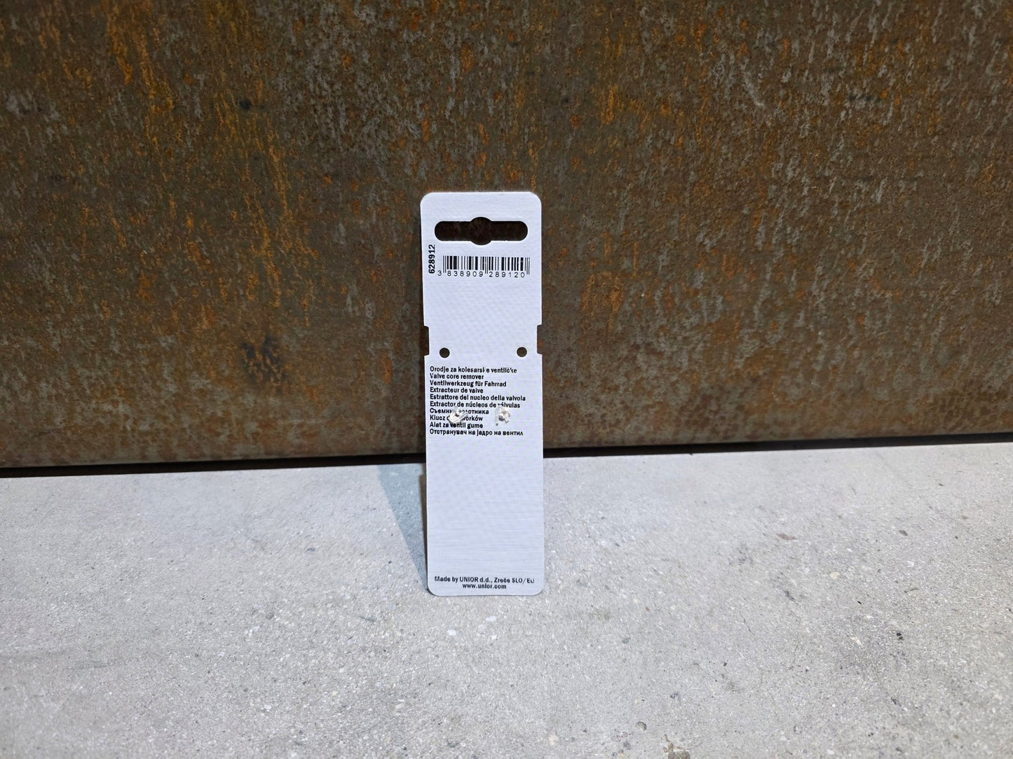 Luftpumpen & Werkzeug von Unior, UNIOR VALVE CORE / VENTILEINSATZ REMOVER vor USEDBIKES - OB.DE Hintergrund