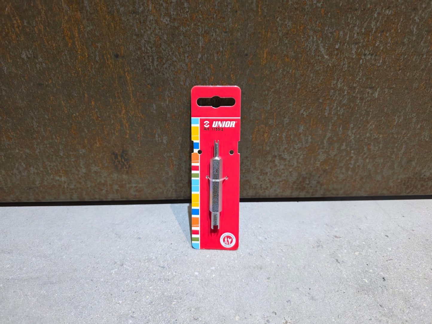 Luftpumpen & Werkzeug von Unior, UNIOR VALVE CORE / VENTILEINSATZ REMOVER vor USEDBIKES - OB.DE Hintergrund