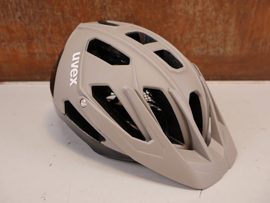 Helme von UVEX, UVEX QUATRO CC MTB HELM GR. 52-57CM ALLMOUNTAIN TREKKING vor USEDBIKES-OB.DE Hintergrund
