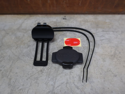 GPS - Geräte & Sensoren von Wahoo, WAHOO RPM SPEED & CADENCE – SENSORSET / BLUETOOTH & ANT+ / WFRPMC vor USEDBIKES - OB.DE Hintergrund