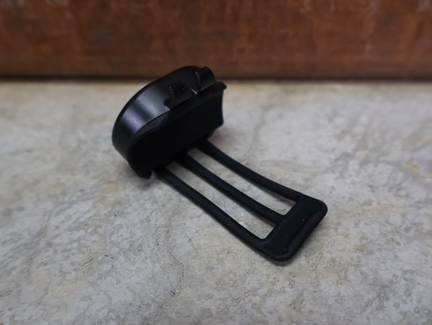 GPS - Geräte & Sensoren von Wahoo, WAHOO RPM SPEED SENSOR – ANT+/BLUETOOTH – MAGNETLOSER GESCHWINDIGKEITSSENSOR vor USEDBIKES - OB.DE Hintergrund