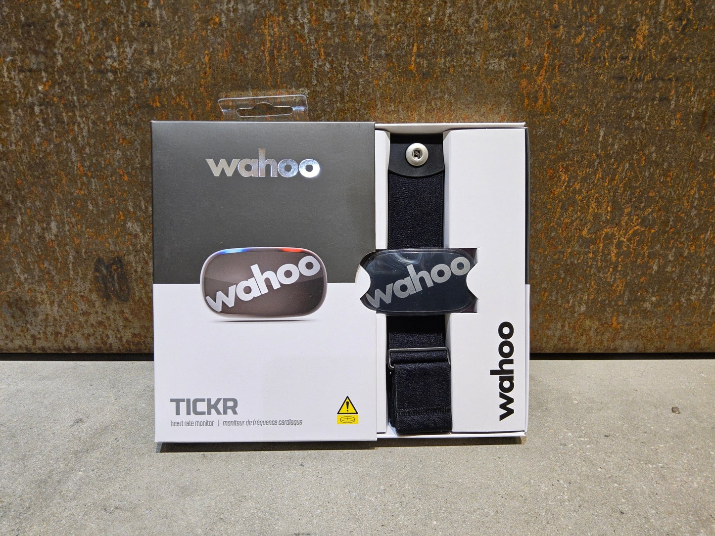 GPS - Geräte & Sensoren von Wahoo, WAHOO TICKR 2 HERZFREQUENZSENSOR / STEALTH vor USEDBIKES - OB.DE Hintergrund