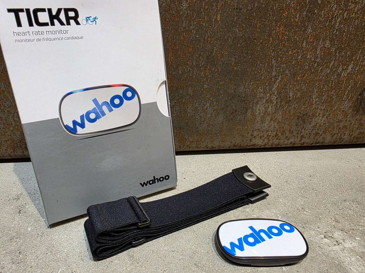 GPS - Geräte & Sensoren von Wahoo, WAHOO TICKR HERZFREQUENZSENSOR in variant_title vor USEDBIKES - OB.DE Hintergrund