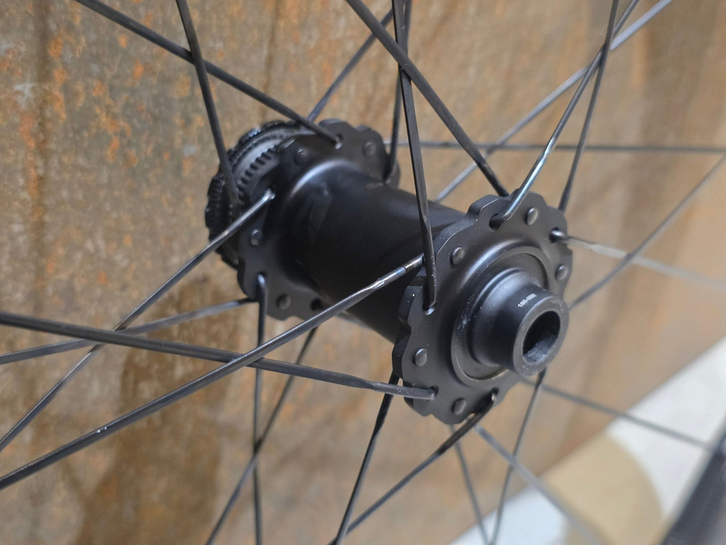 Laufrad/Laufradsatz von Zipp, ZIPP 454 NSW LAUFRADSATZ DISC vor USEDBIKES - OB.DE Hintergrund