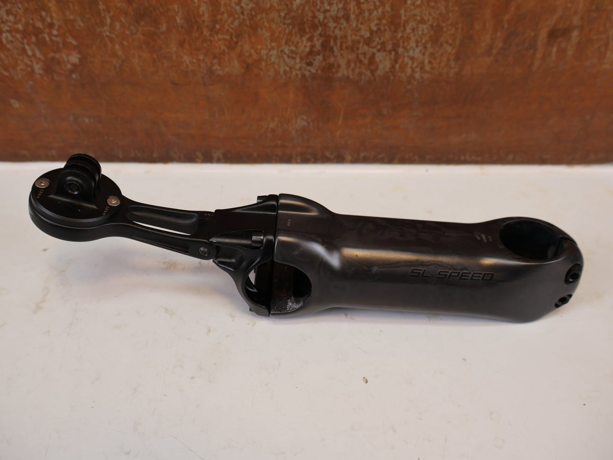 Vorbau von Zipp, Zipp SL Speed Carbon Vorbau 120mm QuickView Mount 193g vor USEDBIKES-OB.DE Hintergrund