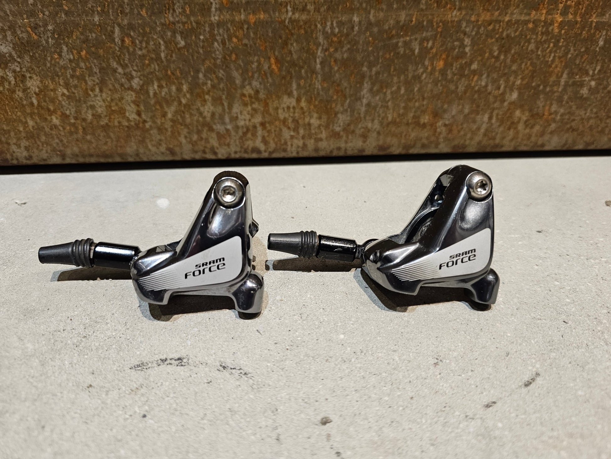 Schaltgruppen von Sram, SRAM FORCE 1 SCHALTGRUPPE POWERMETER / RD / KASSETTE / SHIFTER / KURBEL 1 x 11 fach in variant_title vor USEDBIKES - OB.DE Hintergrund