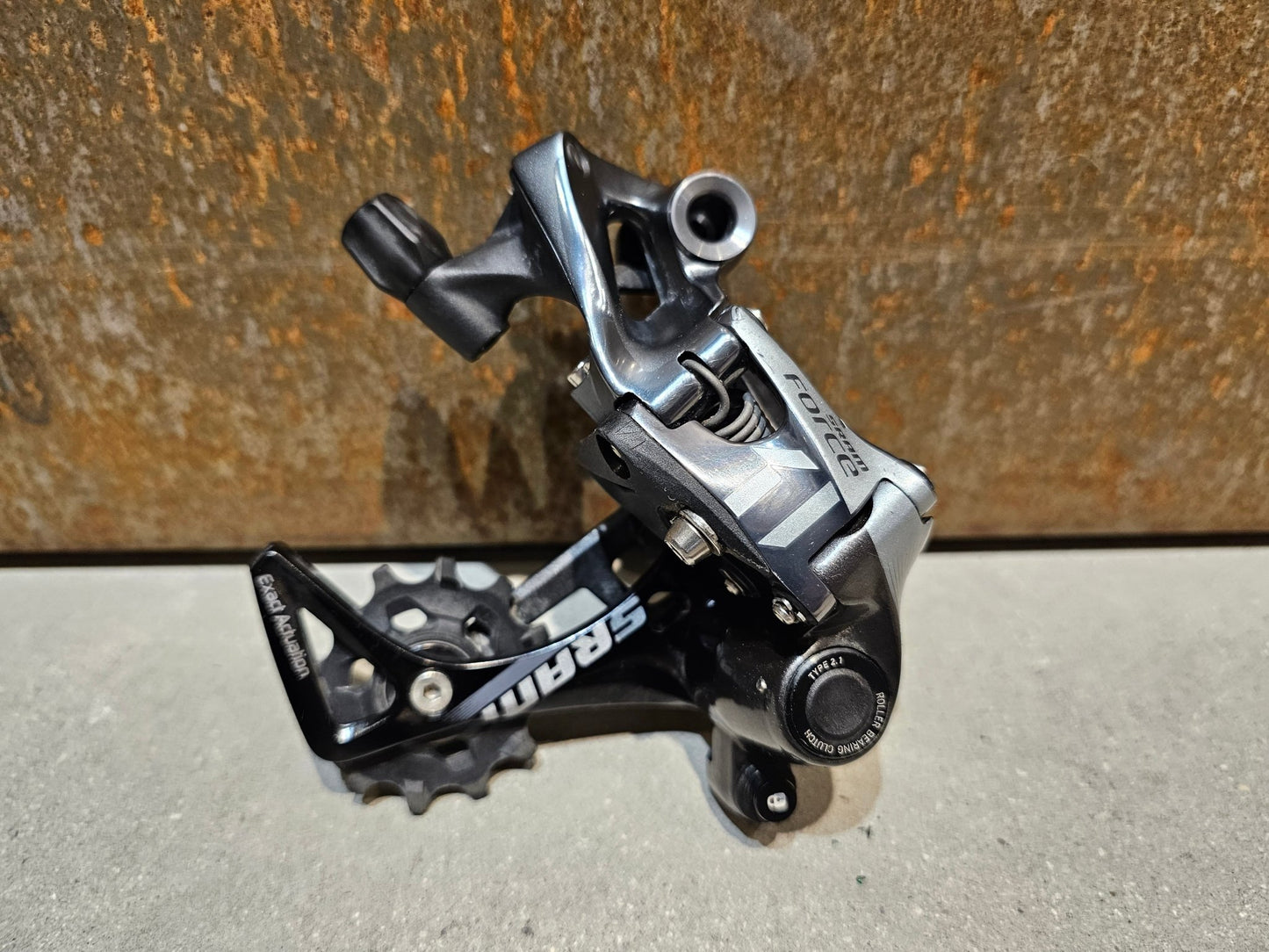 Schaltgruppen von Sram, SRAM FORCE 1 SCHALTGRUPPE POWERMETER / RD / KASSETTE / SHIFTER / KURBEL 1 x 11 fach in variant_title vor USEDBIKES - OB.DE Hintergrund