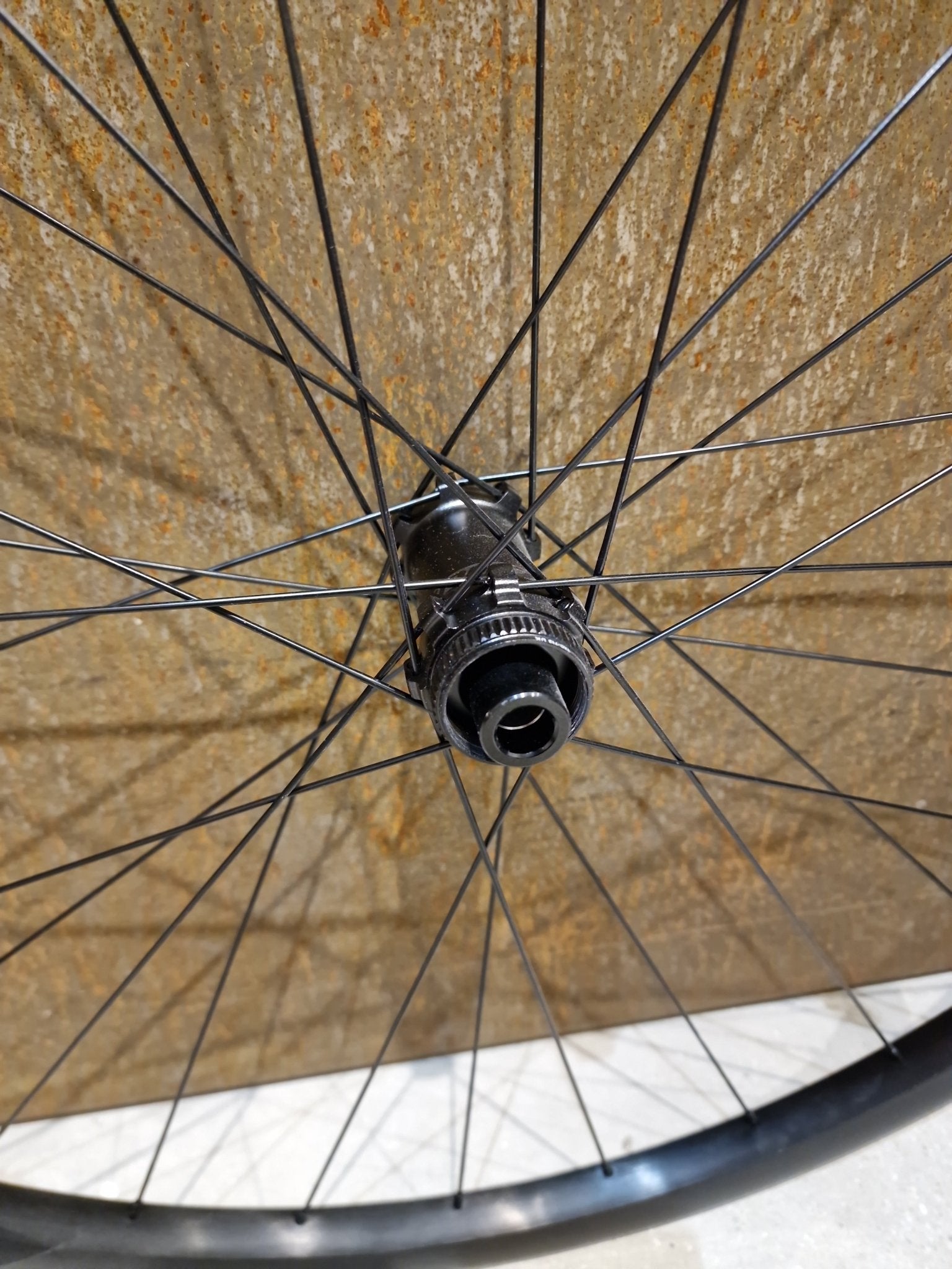 Laufrad/Laufradsatz von Syncros, SYNCROS RP 2.0 LAUFRADSATZ DISC vor USEDBIKES - OB.DE Hintergrund