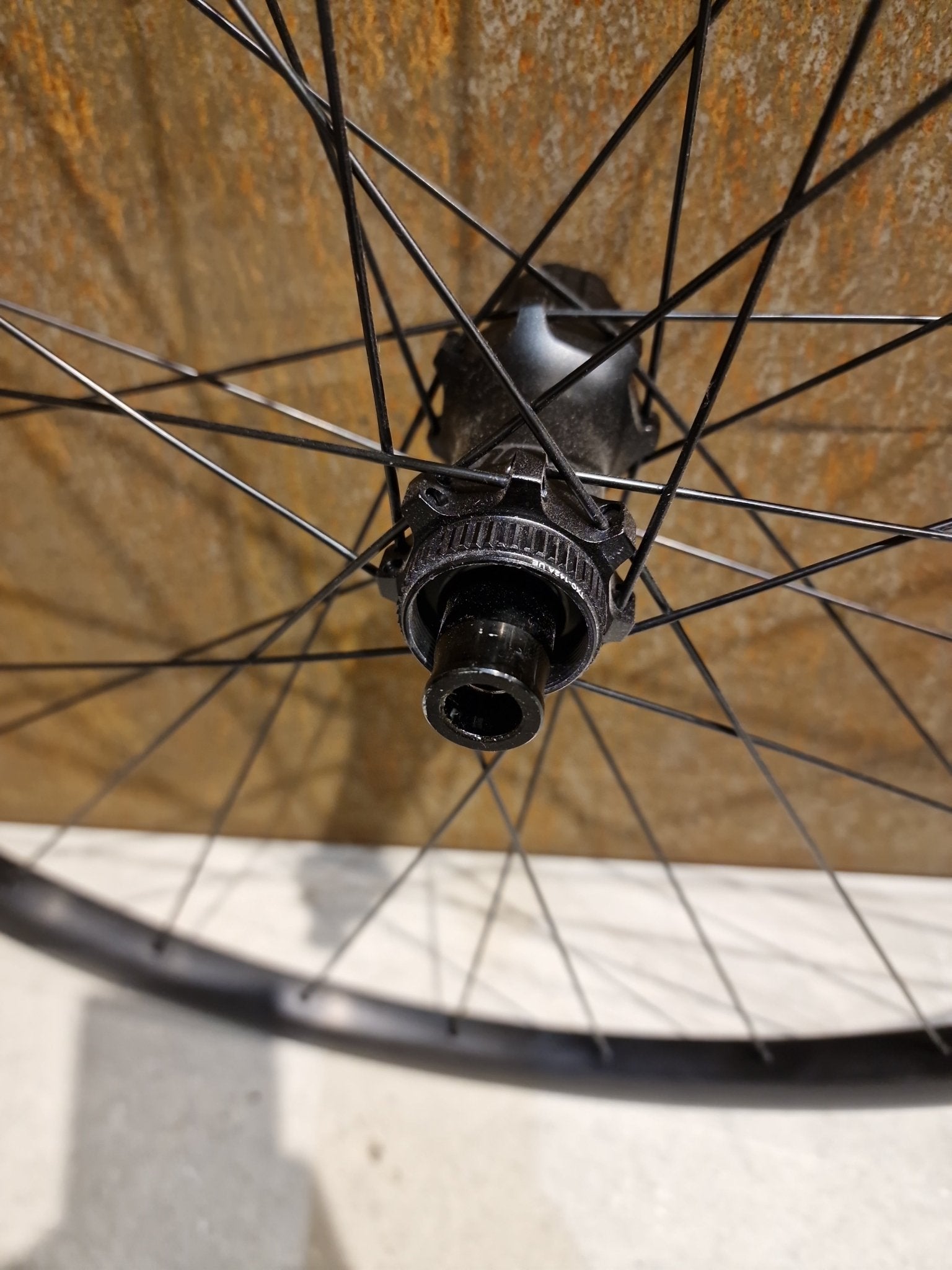 Laufrad/Laufradsatz von Syncros, SYNCROS RP 2.0 LAUFRADSATZ DISC vor USEDBIKES - OB.DE Hintergrund