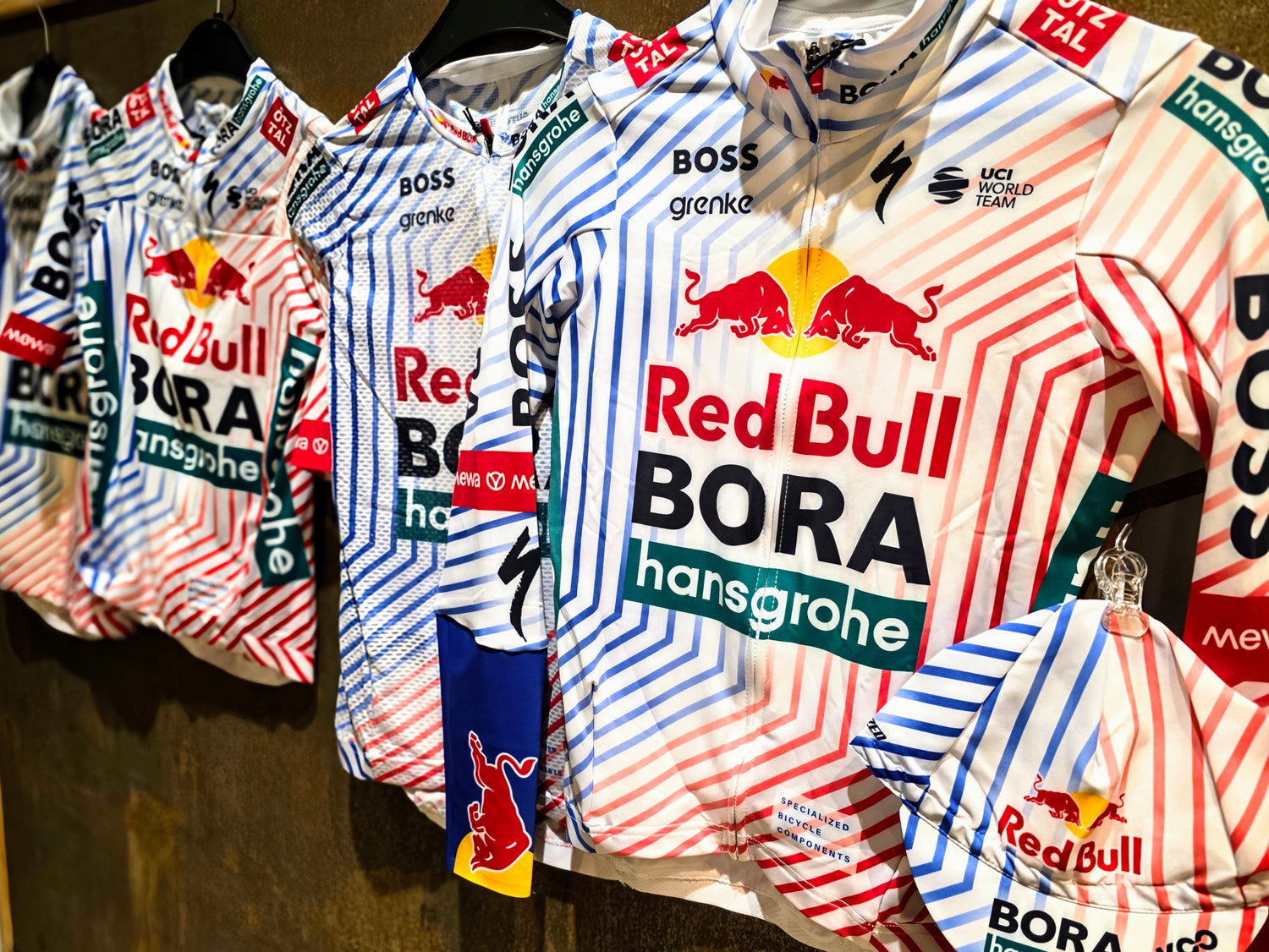 Orginal Teamwear Red Bull - BORA hansgrohe - Used Bikes Oliver Blas GmbH