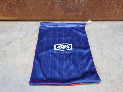 Brillen von 100%, 100% – ACCURI 2 GOGGLE MOORE / BLACK - WHITE / CLEAR LENS / MX & MTB BRILLE vor USEDBIKES - OB.DE Hintergrund