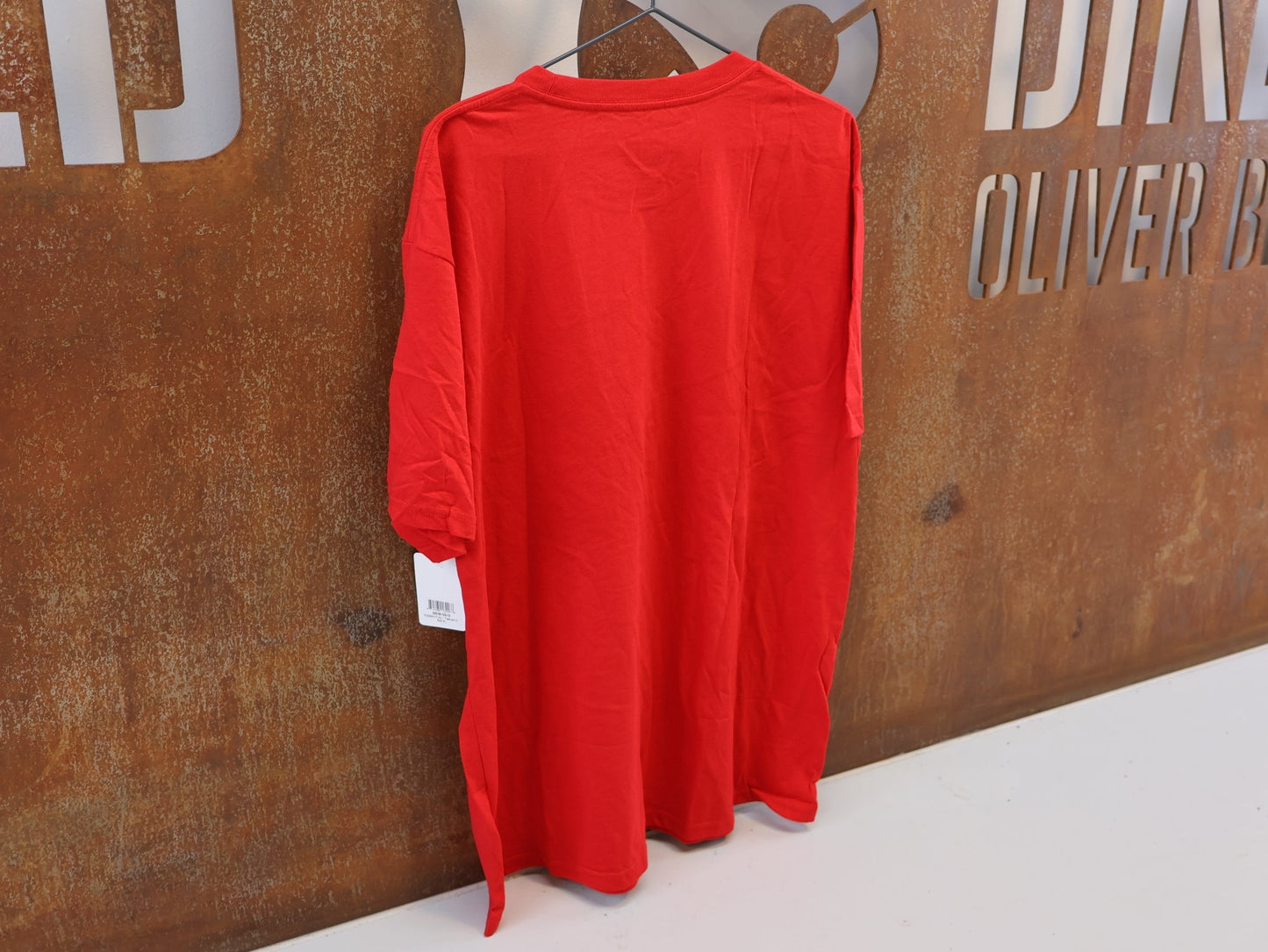 Freizeitbekleidung von 100%, 100% ESSENTIAL T-SHIRT / ROT / GR. XL / GROSSES BRUST-LOGO / COTTON-MIX vor USEDBIKES-OB.DE Hintergrund