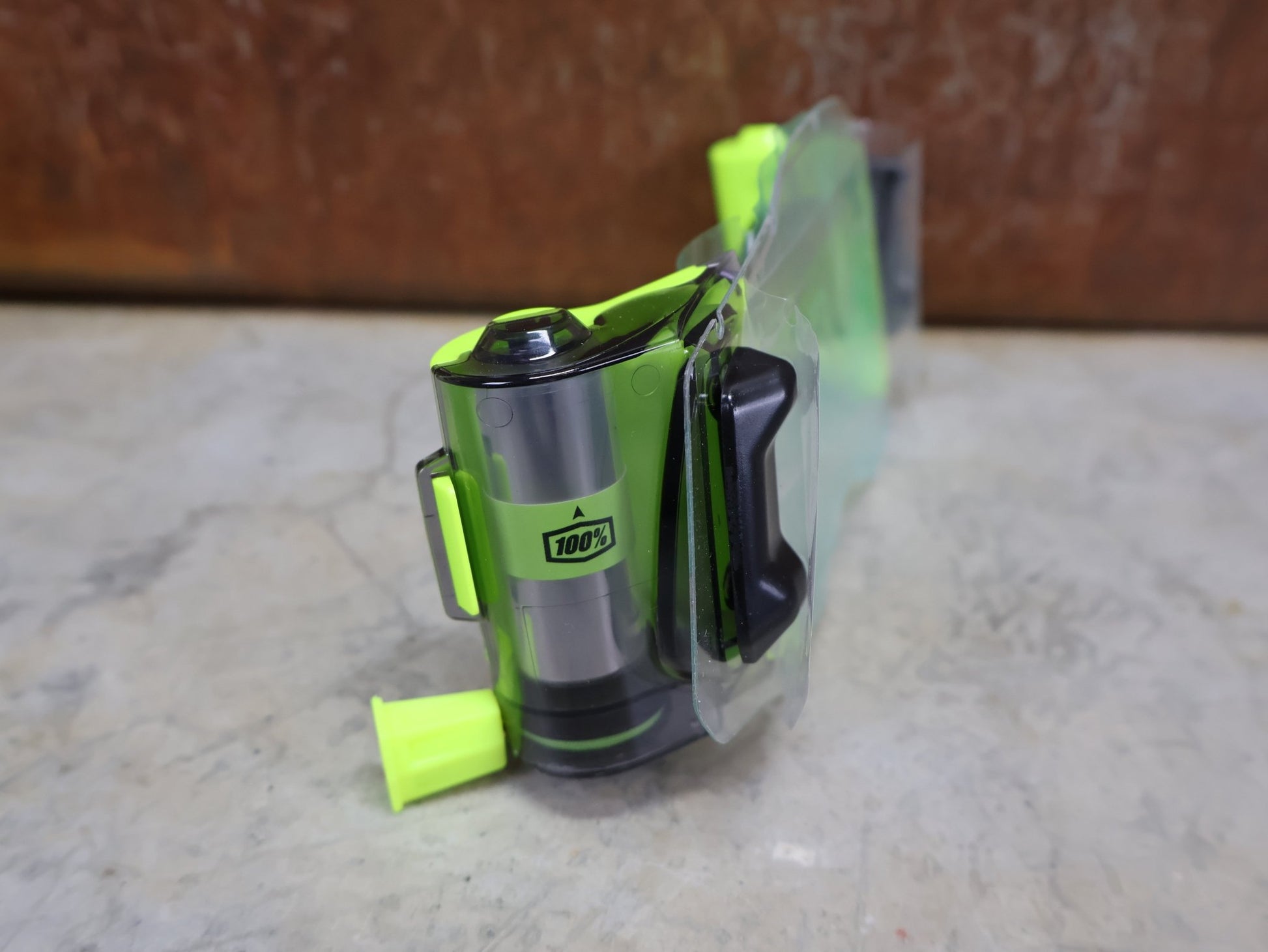 Brillen Zubehör & Ersatzteile von 100%, 100% – FORECAST ROLL - OFF KIT / SCHWARZ - NEON GELB / RACECRAFT 2 / ACCURI 2 / STRATA 2 vor USEDBIKES - OB.DE Hintergrund