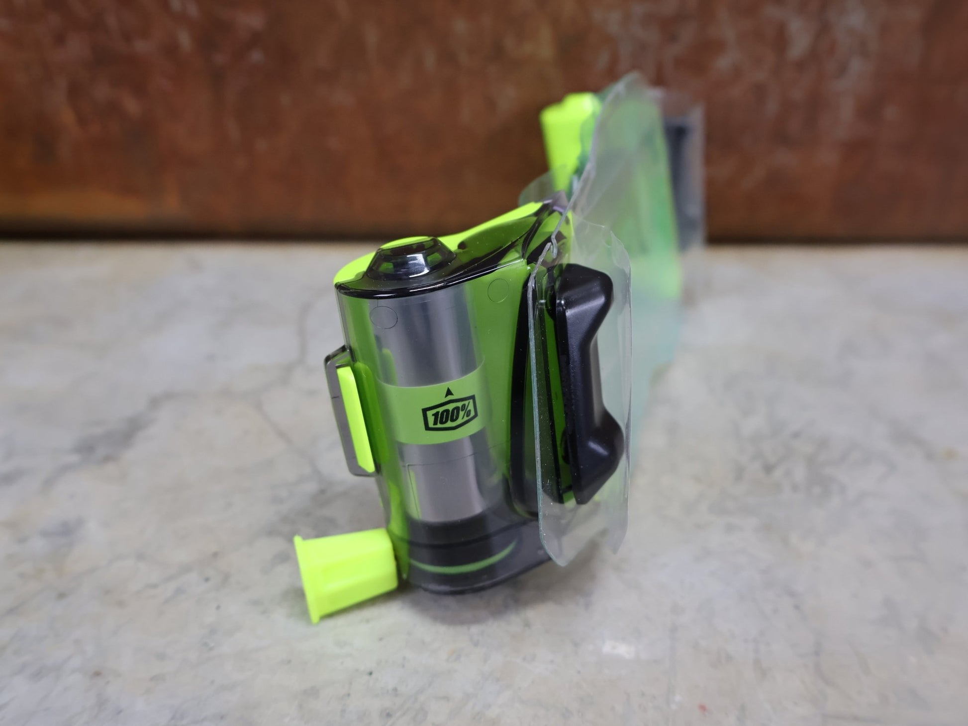 Brillen Zubehör & Ersatzteile von 100%, 100% – FORECAST ROLL - OFF KIT / SCHWARZ - NEON GELB / RACECRAFT 2 / ACCURI 2 / STRATA 2 vor USEDBIKES - OB.DE Hintergrund