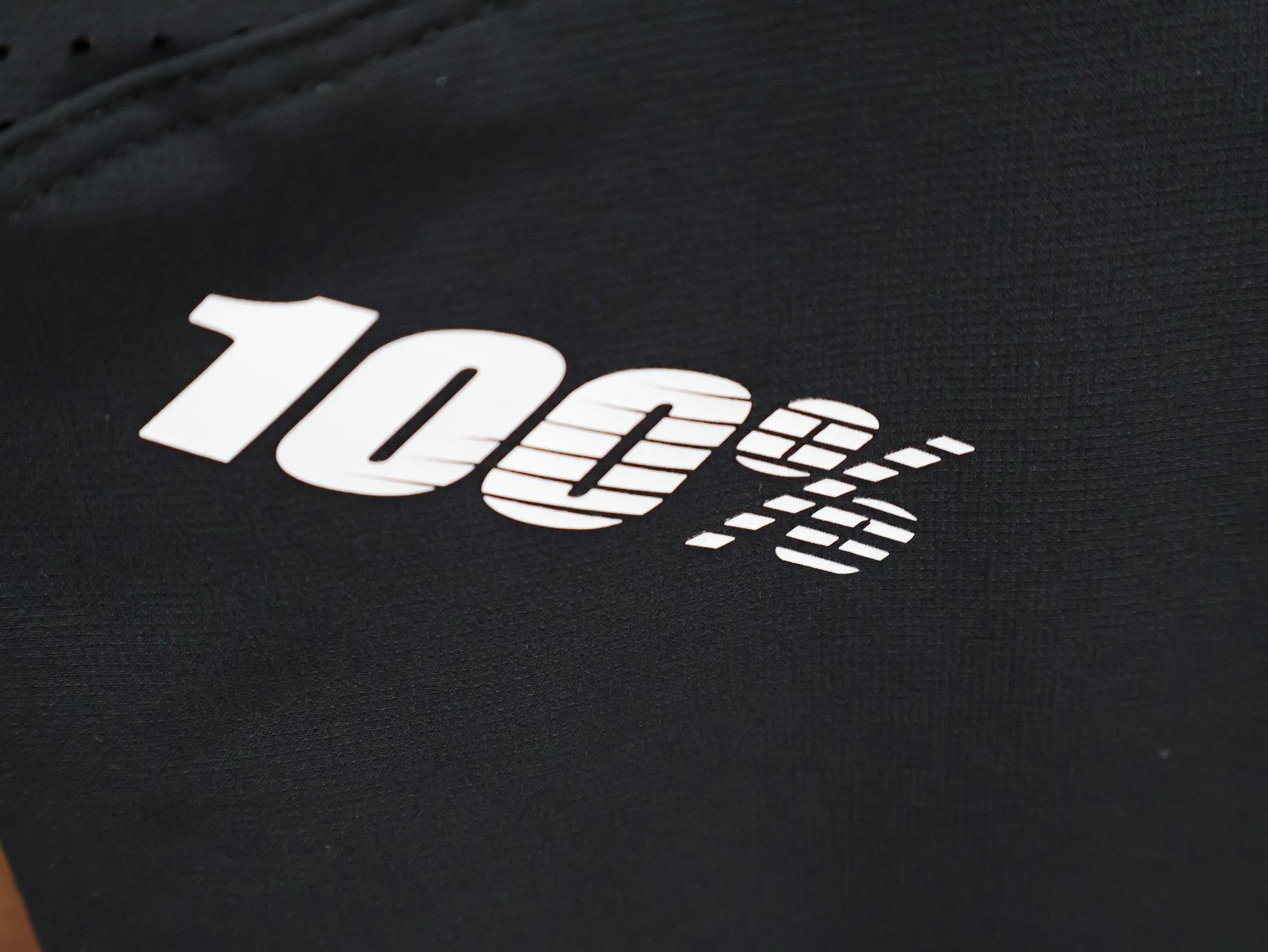 Hosen Herren von 100%, 100% – R - CORE X PANTS / BLACK / 4 - WAY STRETCH / DOWNHILL & ENDURO vor USEDBIKES - OB.DE Hintergrund