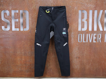 Hosen Herren von 100%, 100% – R - CORE X PANTS / BLACK / 4 - WAY STRETCH / DOWNHILL & ENDURO vor USEDBIKES - OB.DE Hintergrund