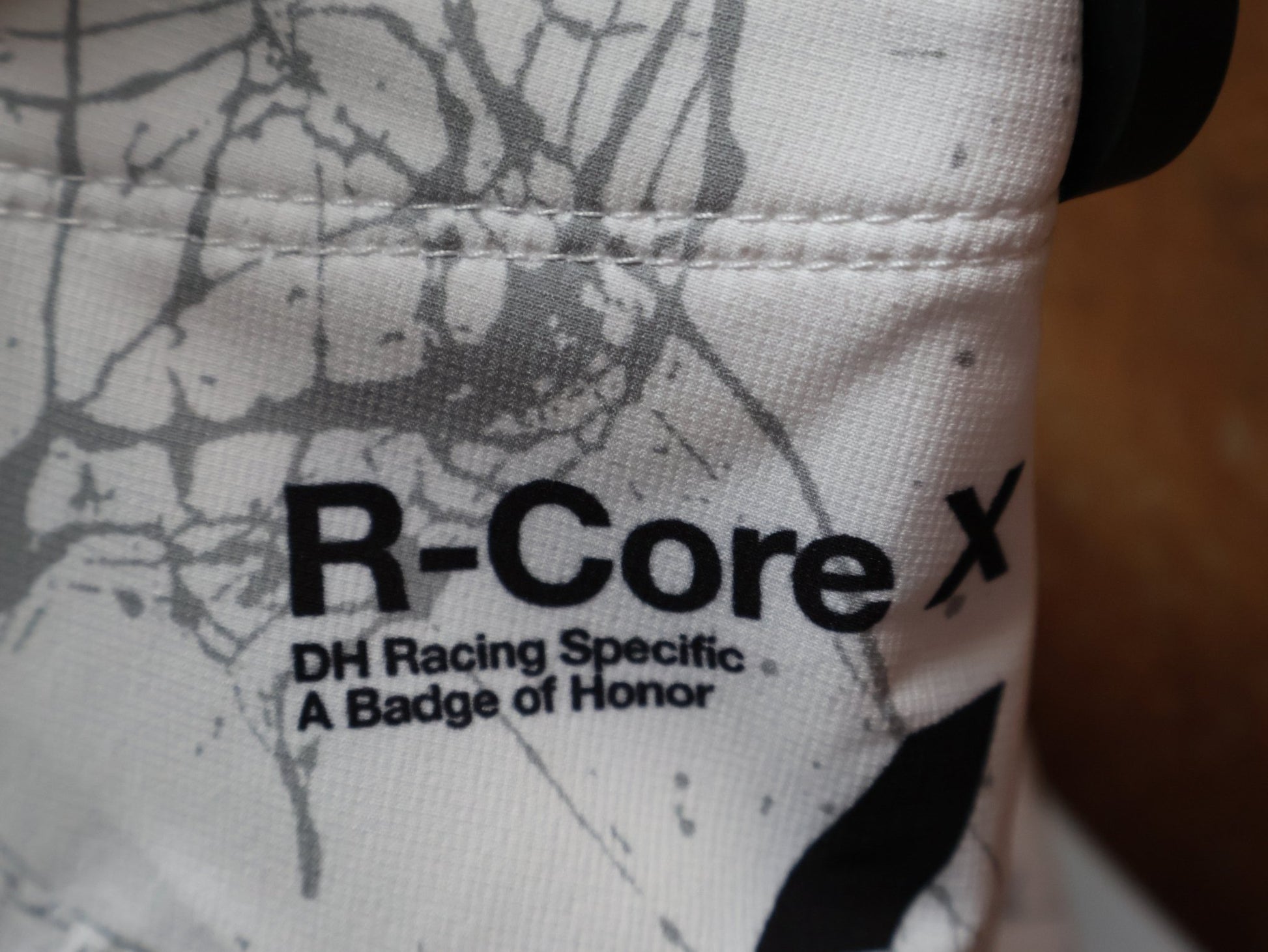 Hosen Herren von 100%, 100% – R - CORE X PANTS / BLACK - WHITE / TREK FACTORY RACING TEAM GRAPHICS / 4 - WAY STRETCH vor USEDBIKES - OB.DE Hintergrund